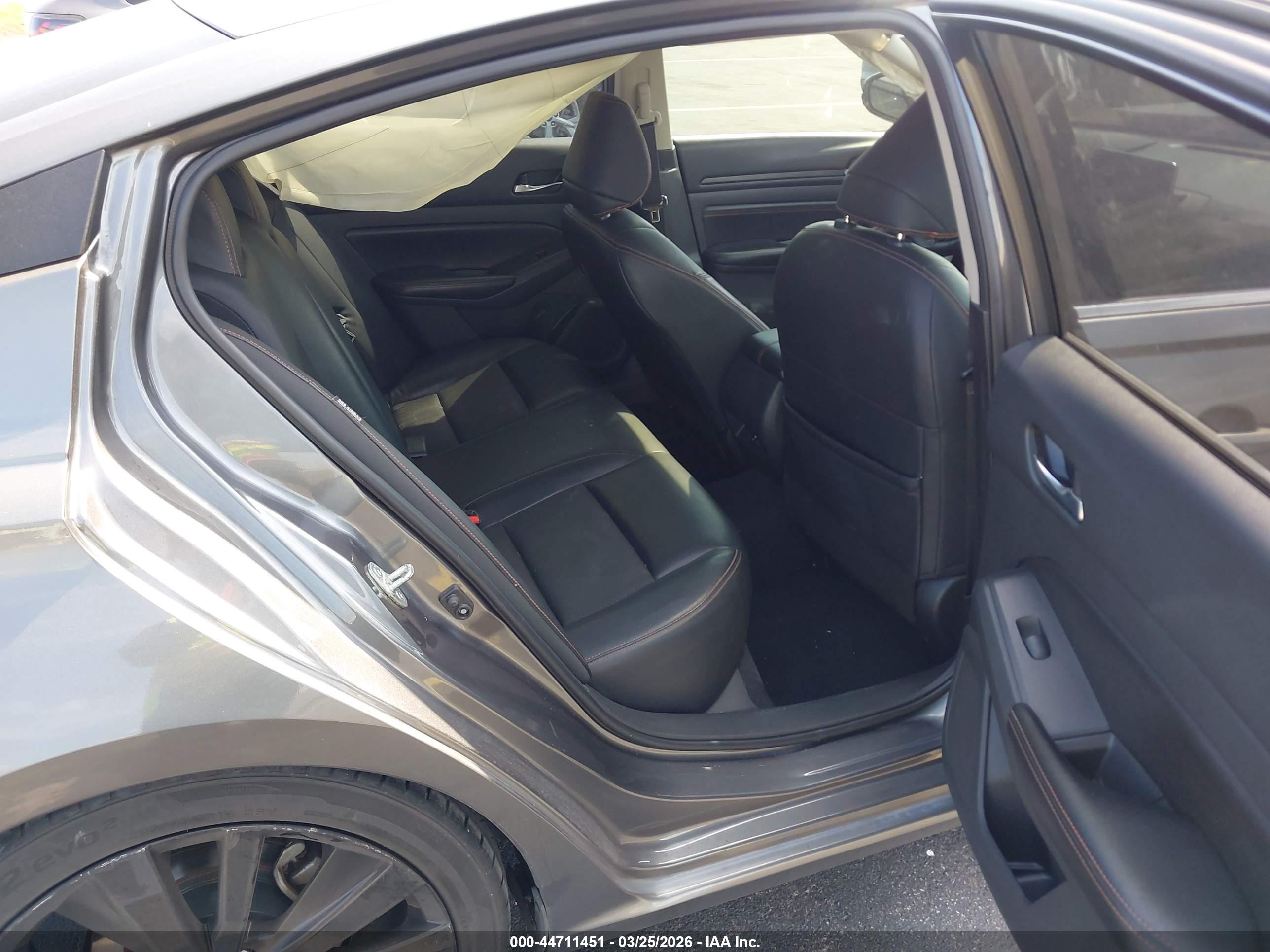 NISSAN ALTIMA image 8