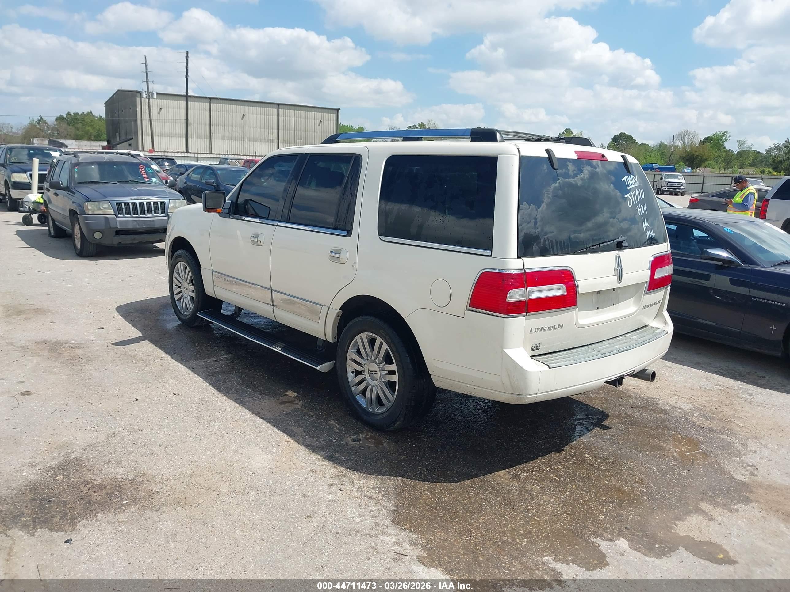 LINCOLN NAVIGATOR image 3