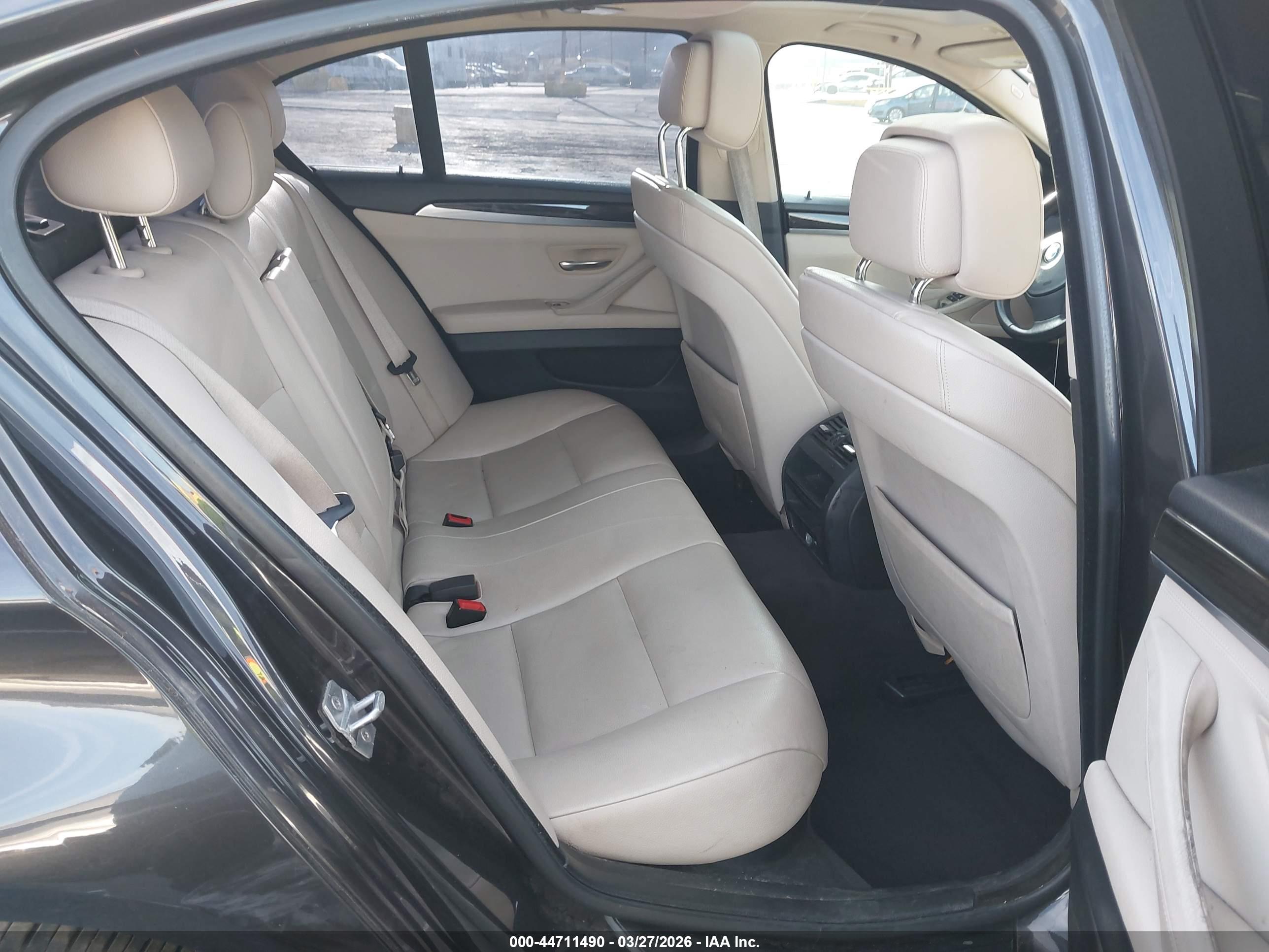 BMW 528I image 8