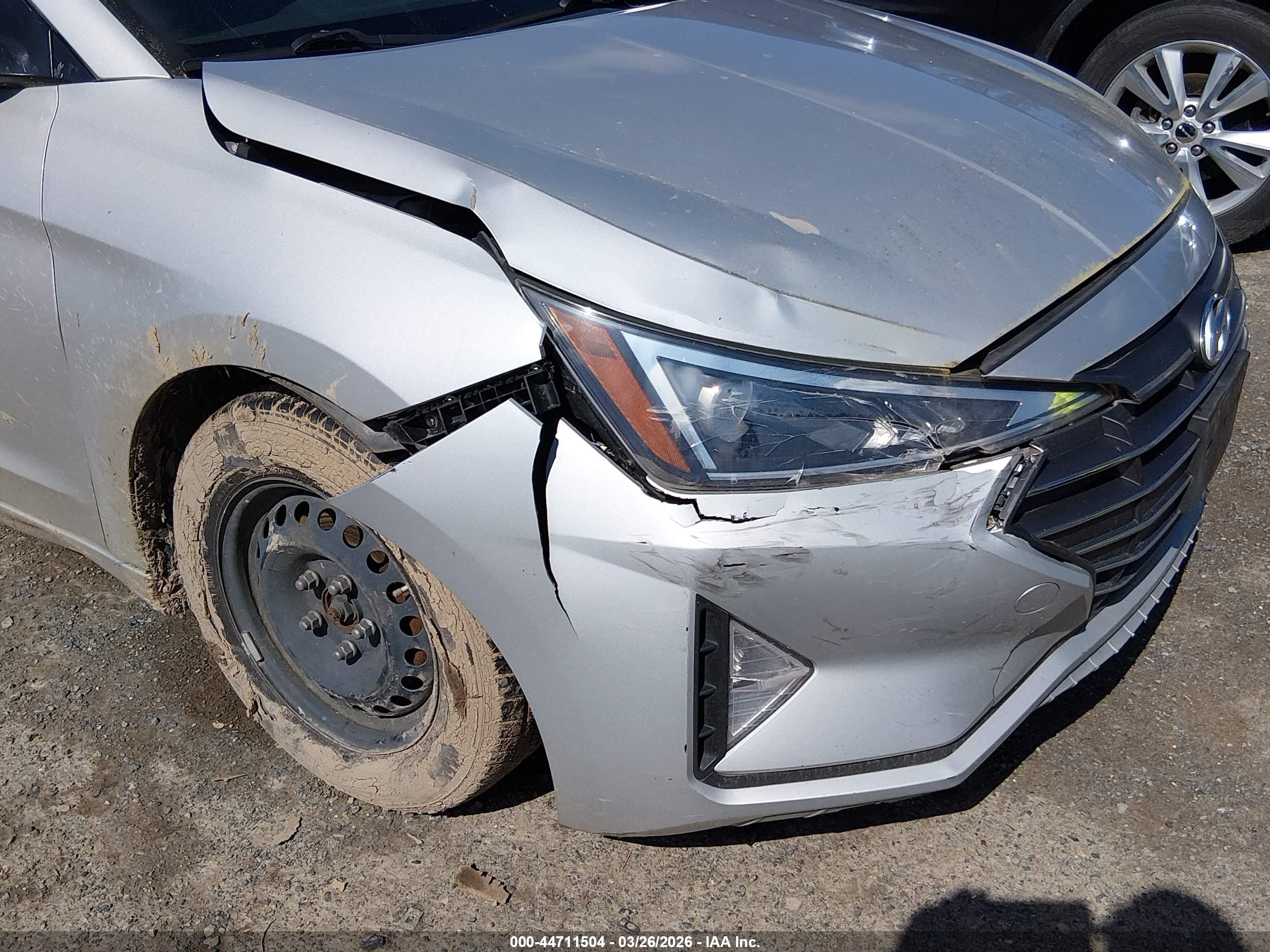 HYUNDAI ELANTRA image 6