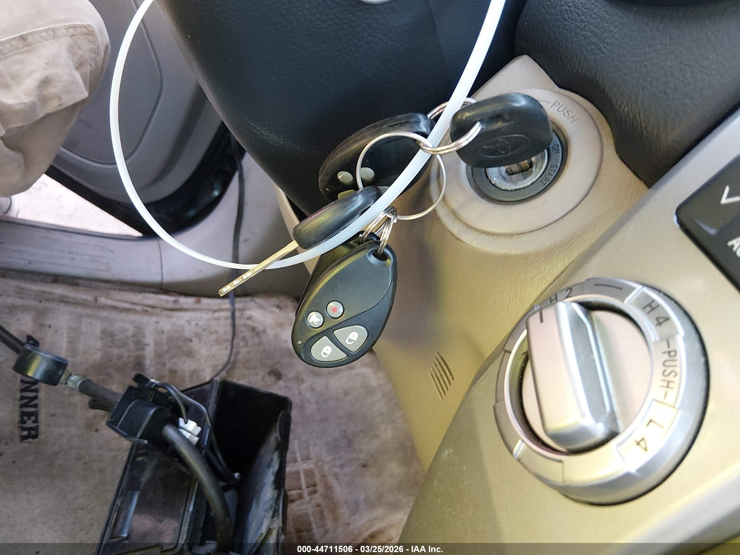 TOYOTA 4RUNNER image 11