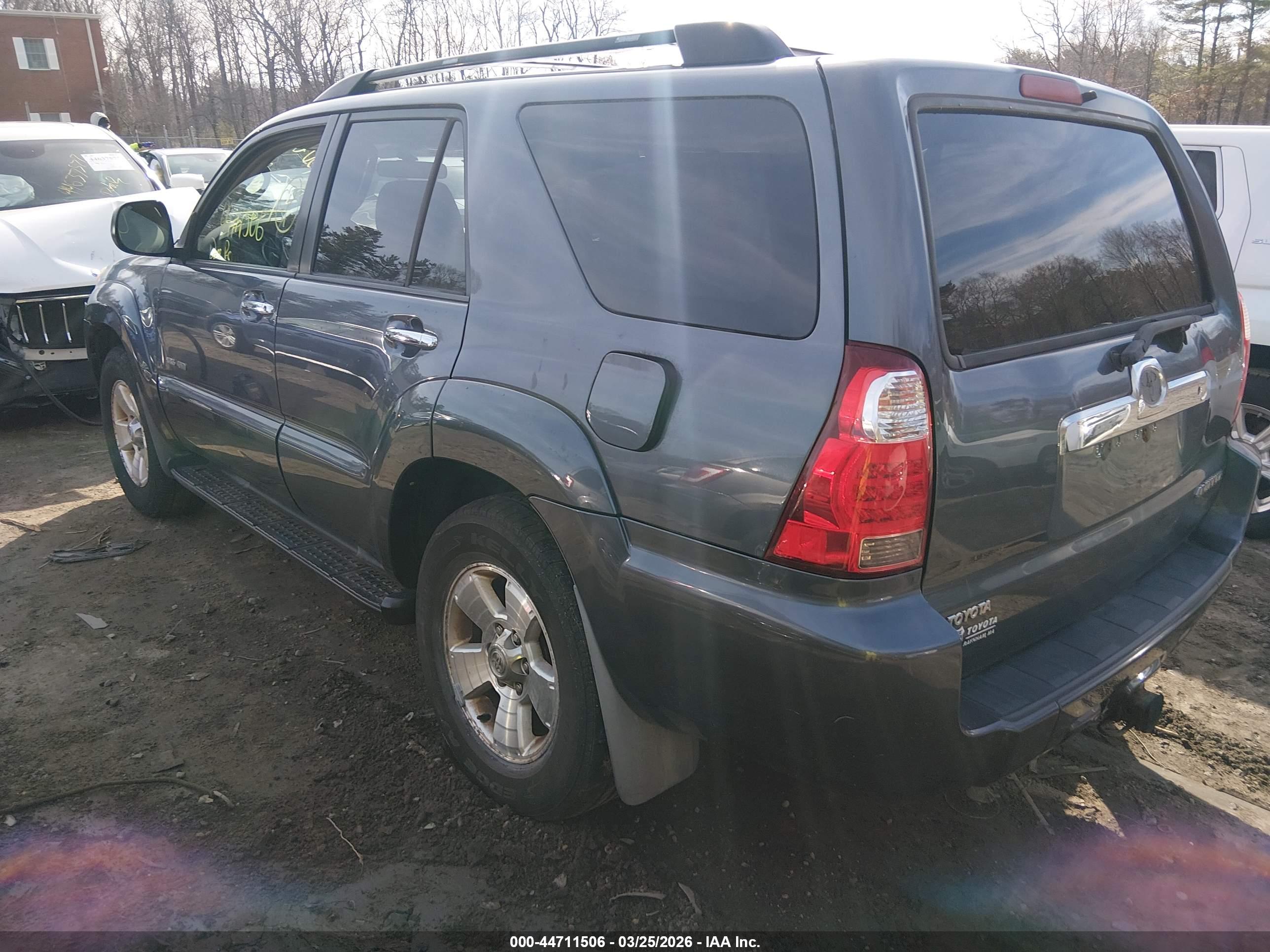 TOYOTA 4RUNNER image 3