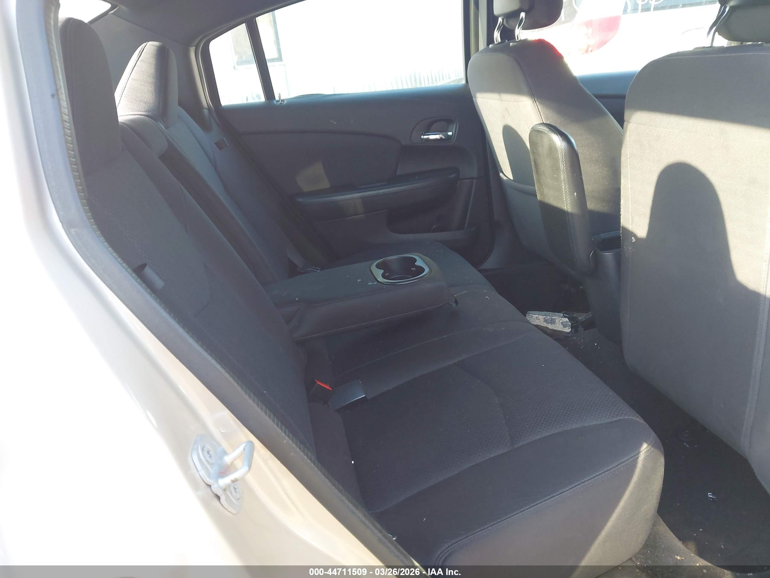 CHRYSLER 200 image 8