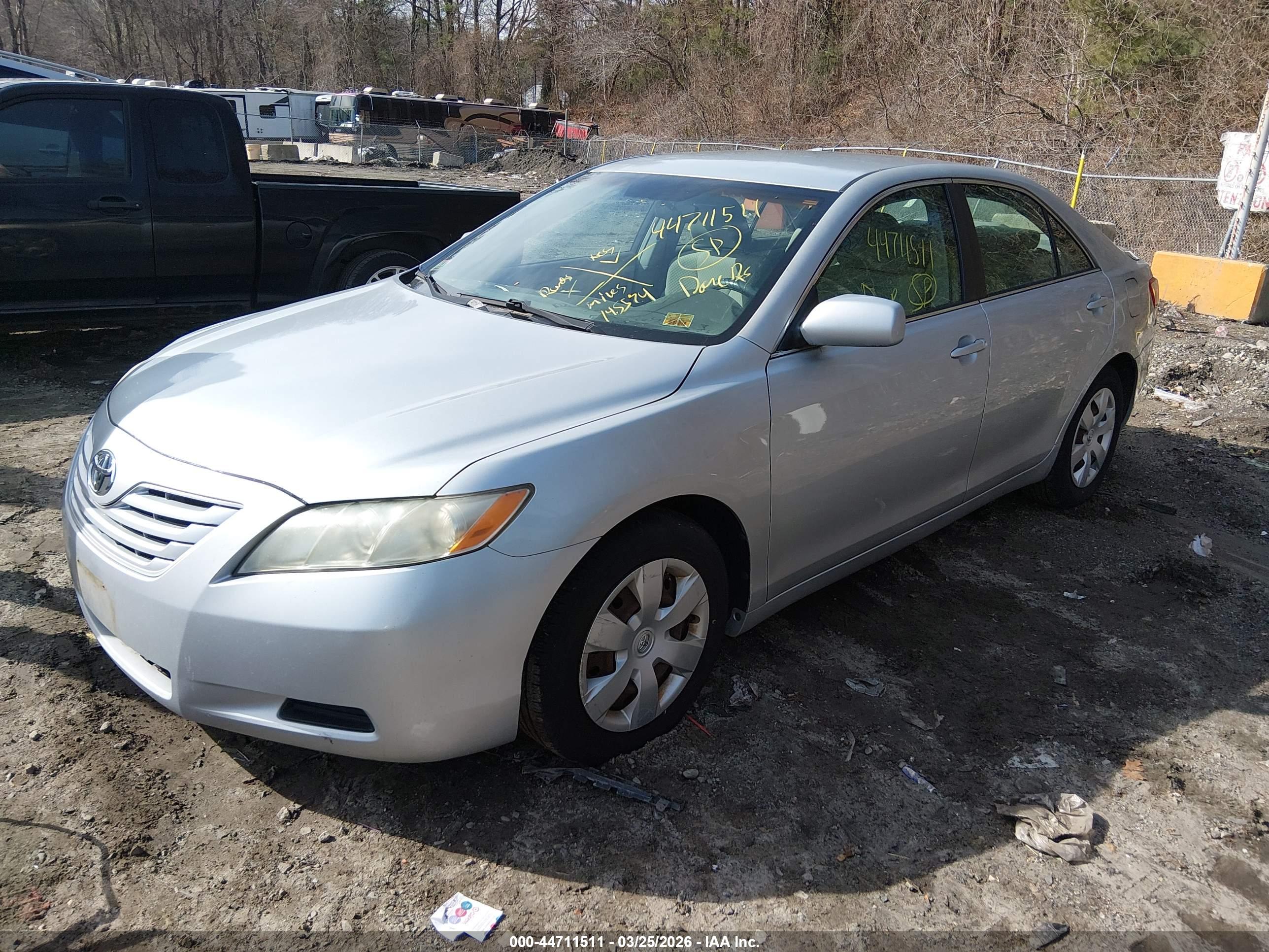 TOYOTA CAMRY image 2