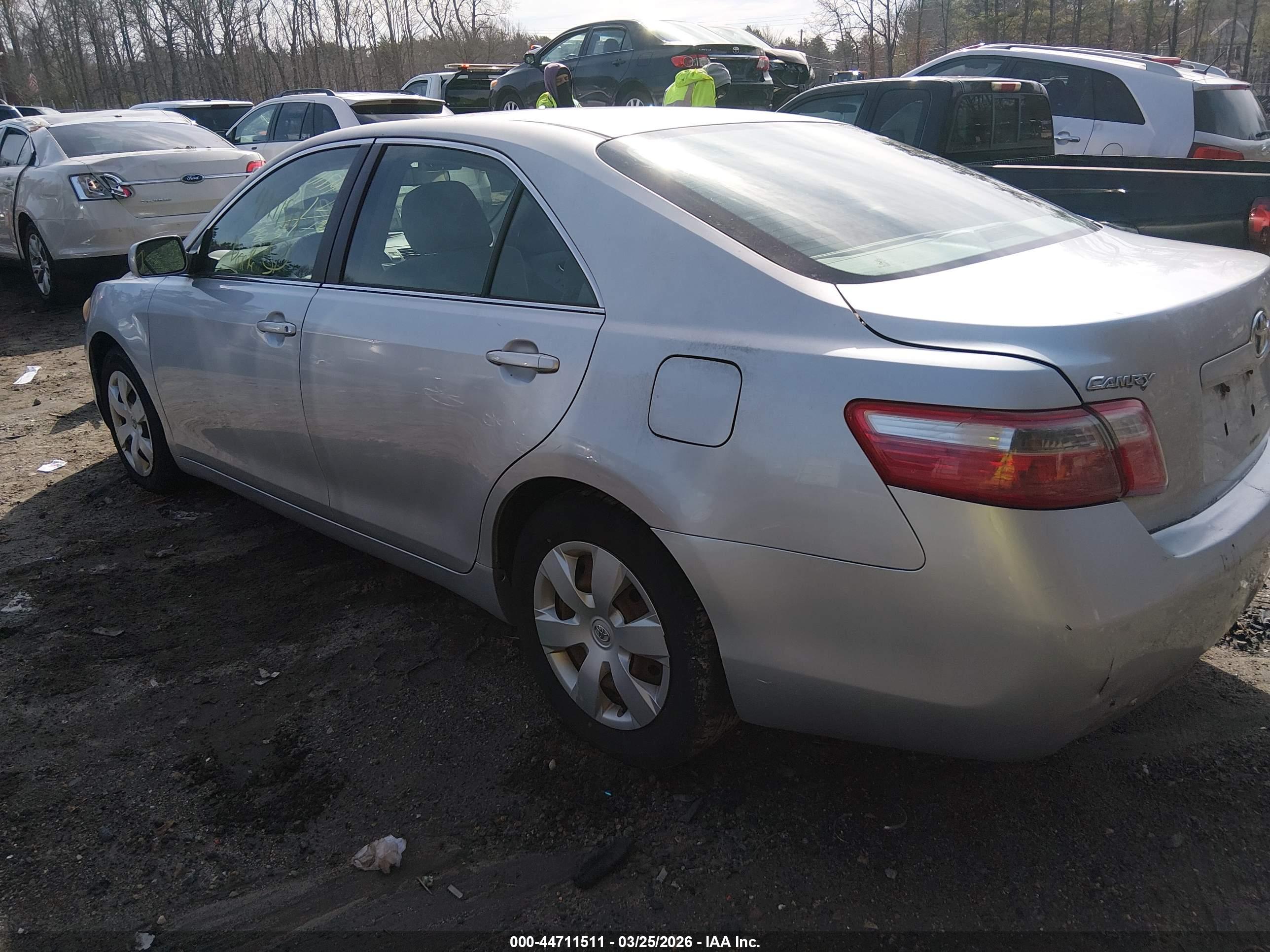 TOYOTA CAMRY image 3
