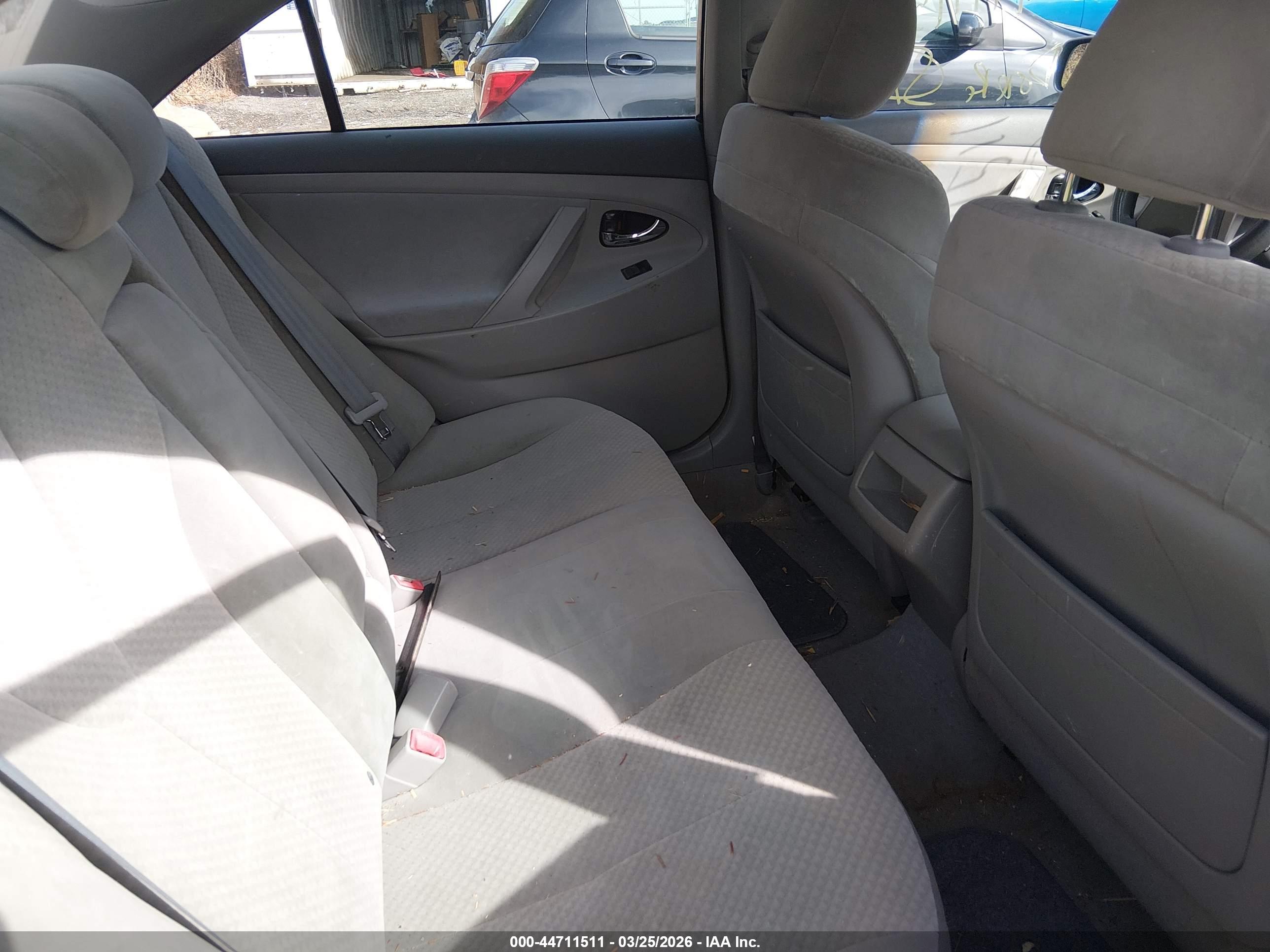 TOYOTA CAMRY image 8