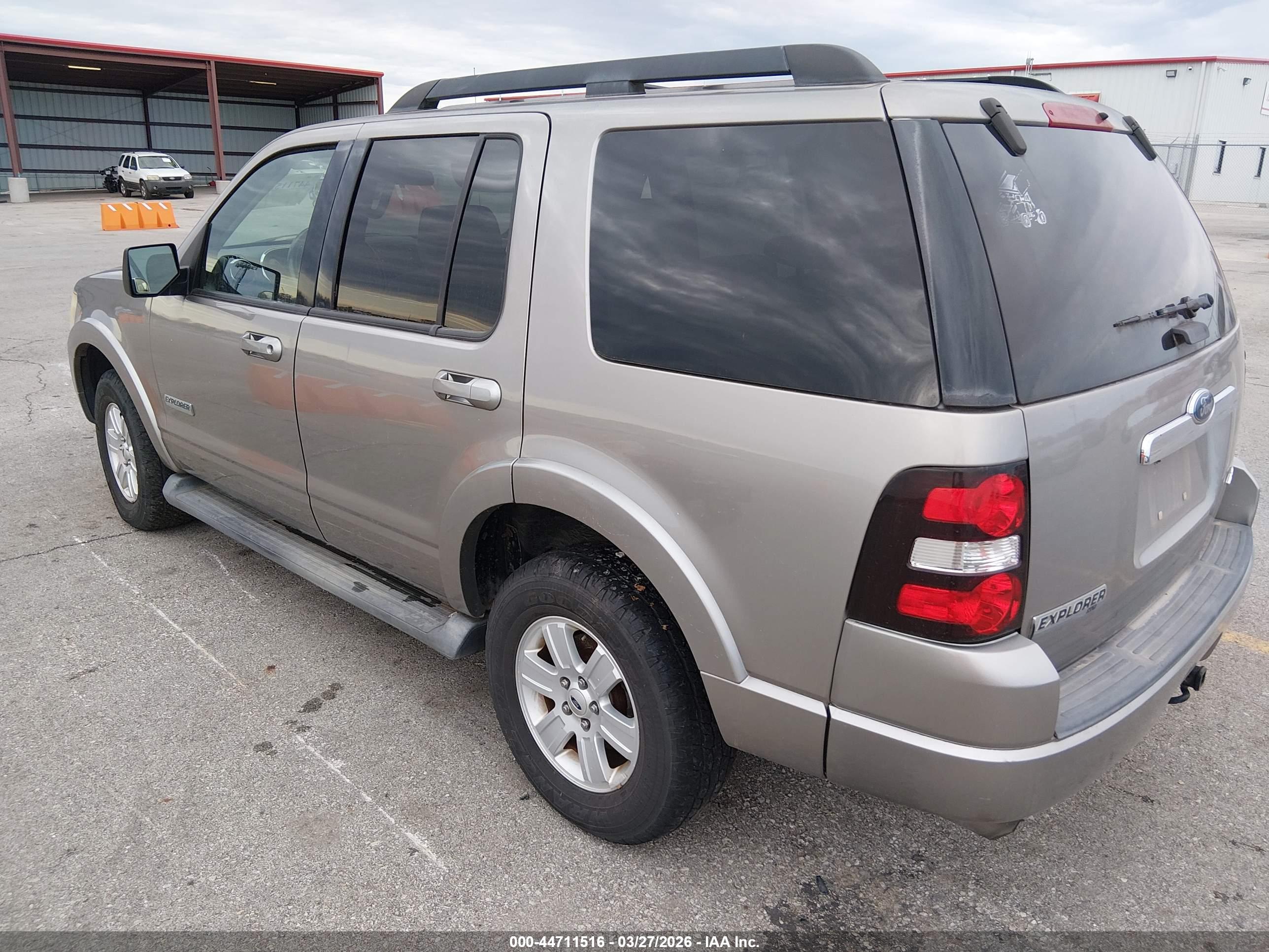 FORD EXPLORER image 3