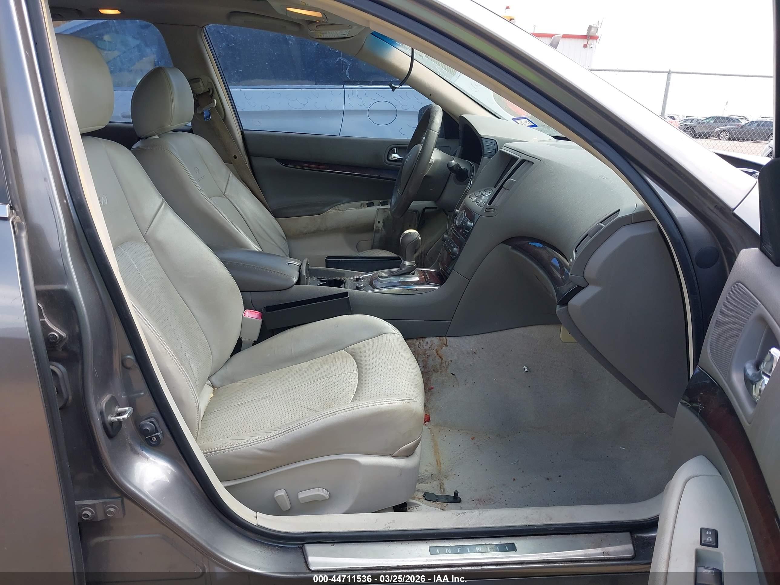 INFINITI G37 image 5