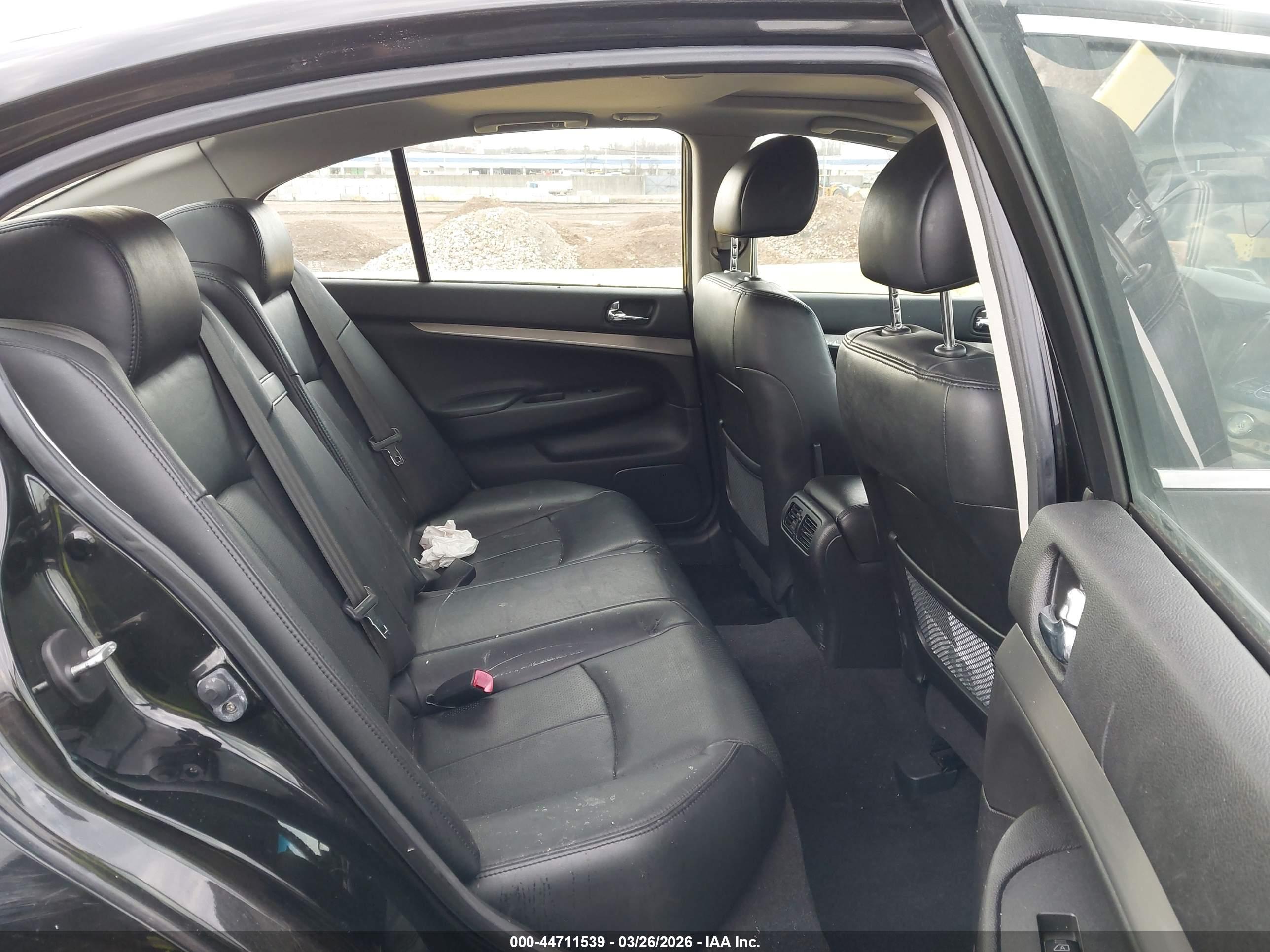 INFINITI G37X image 8
