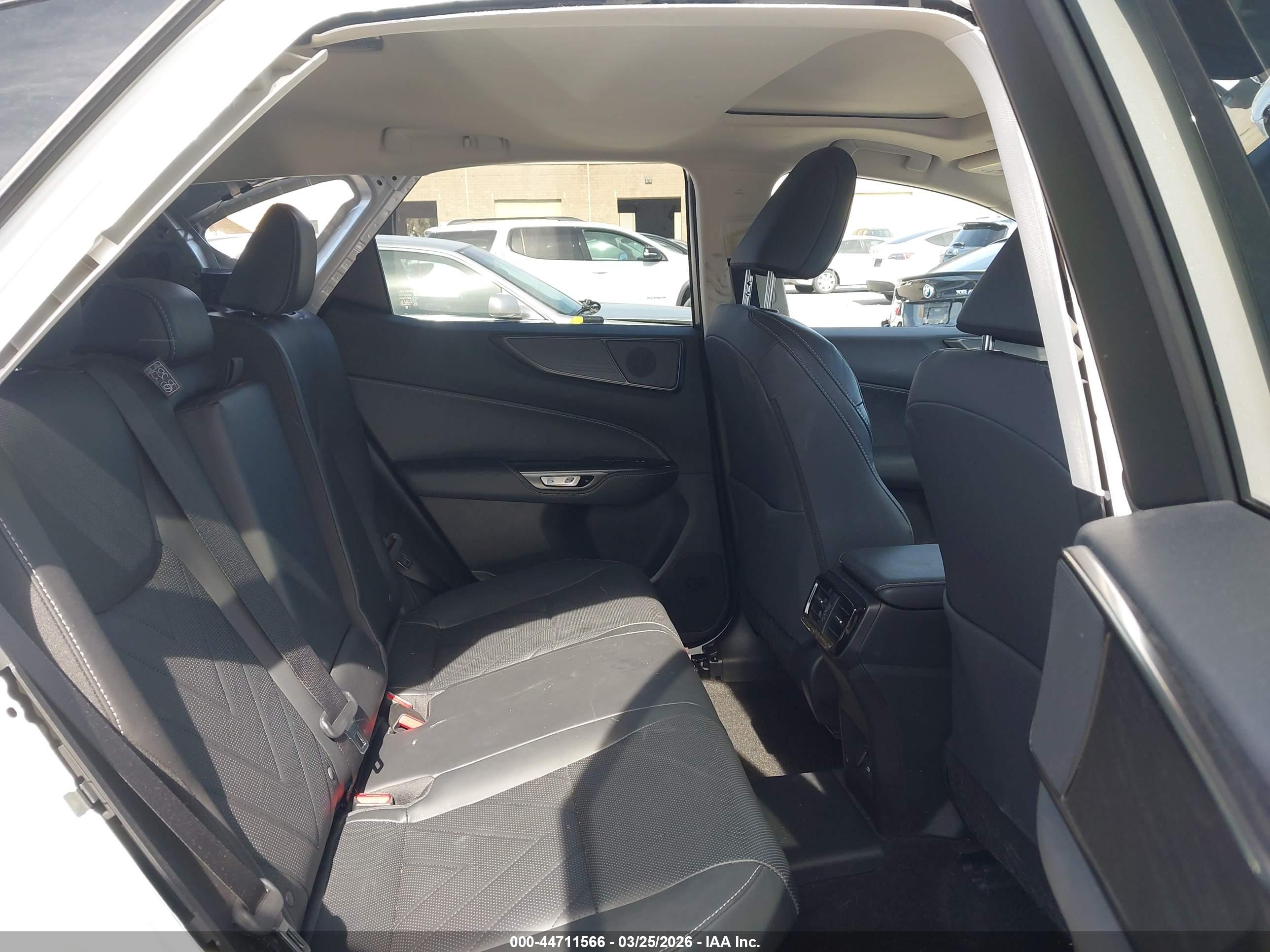 LEXUS NX image 8