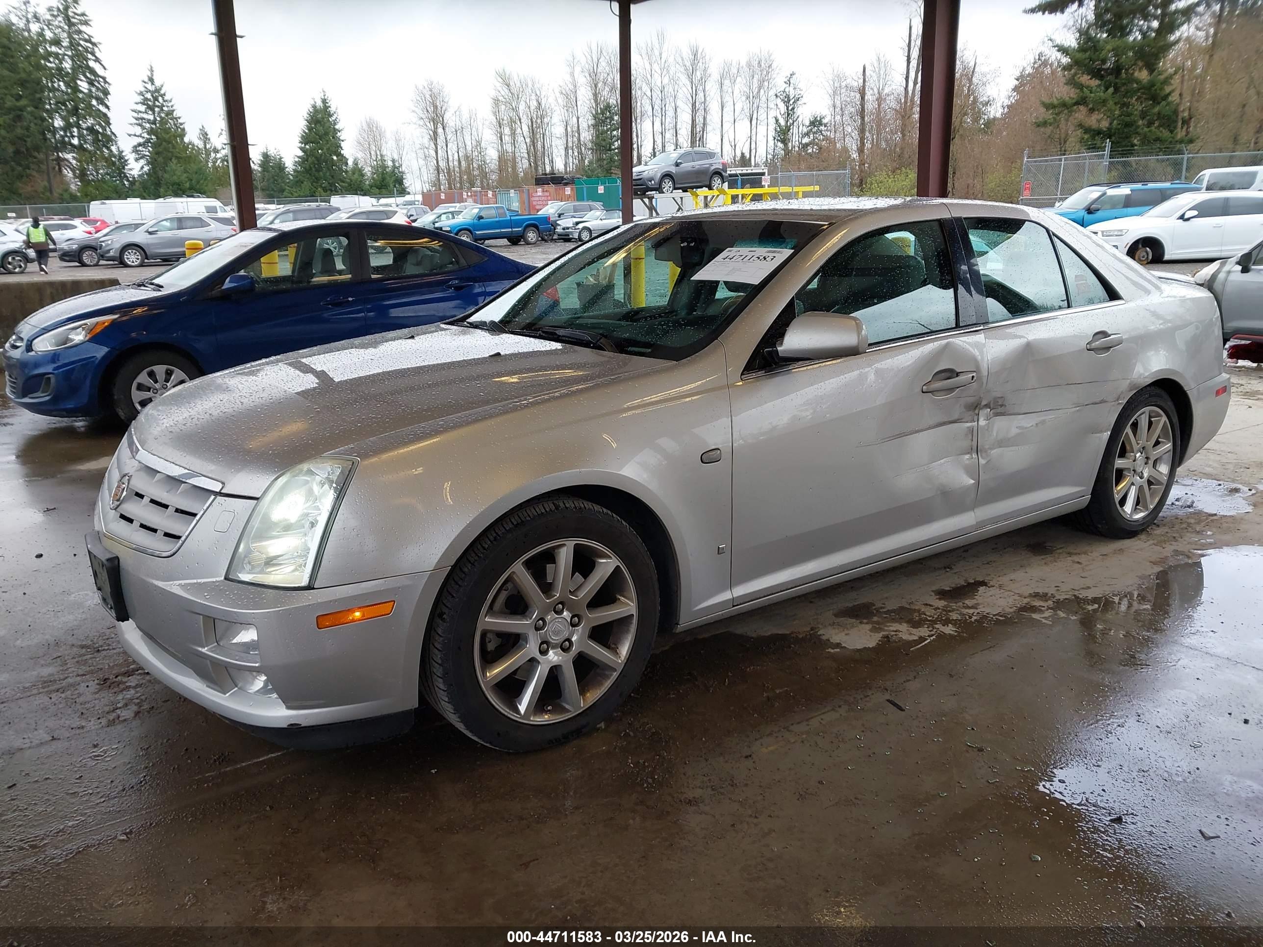 CADILLAC STS image 2