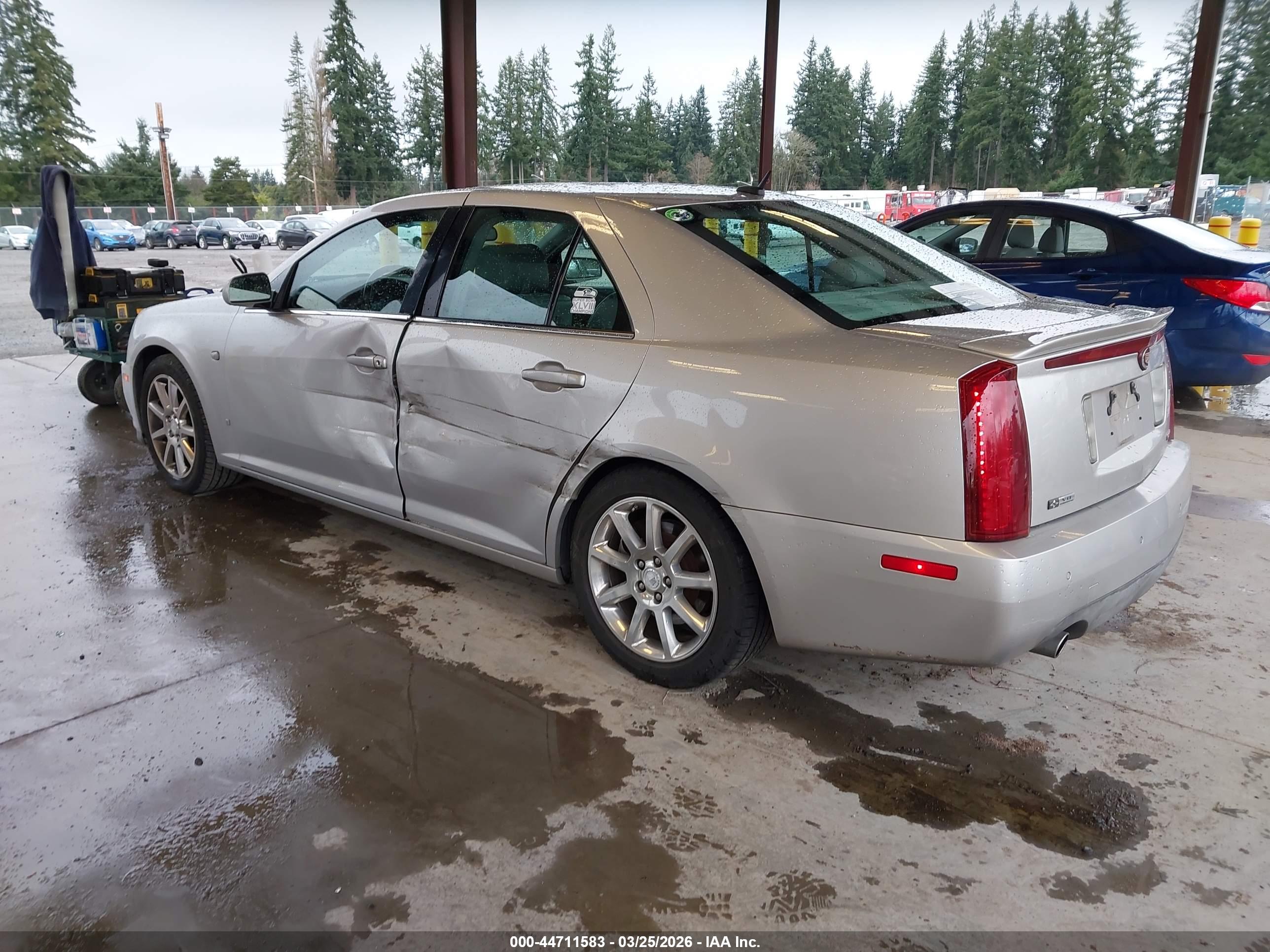 CADILLAC STS image 3