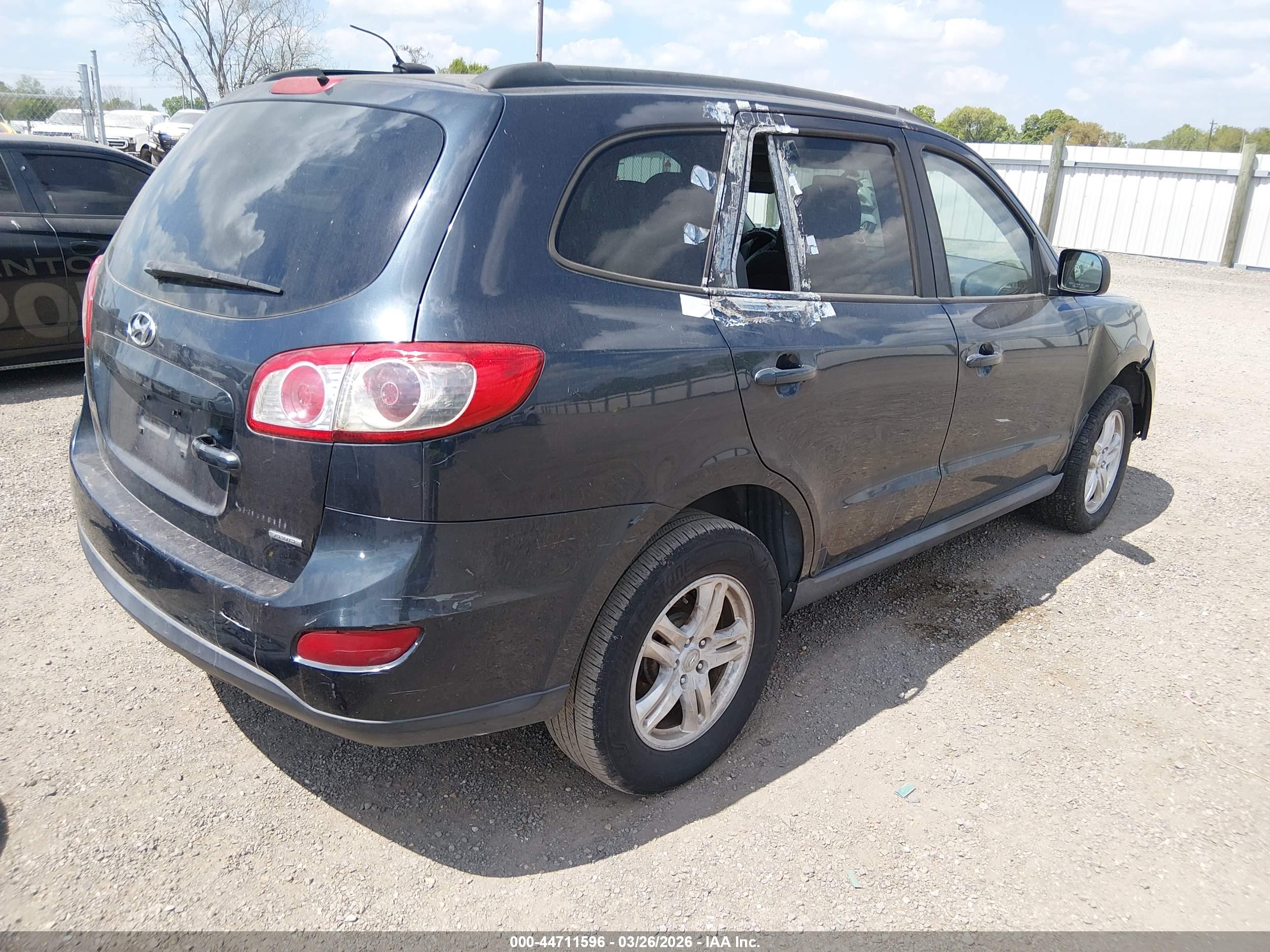HYUNDAI SANTA image 4
