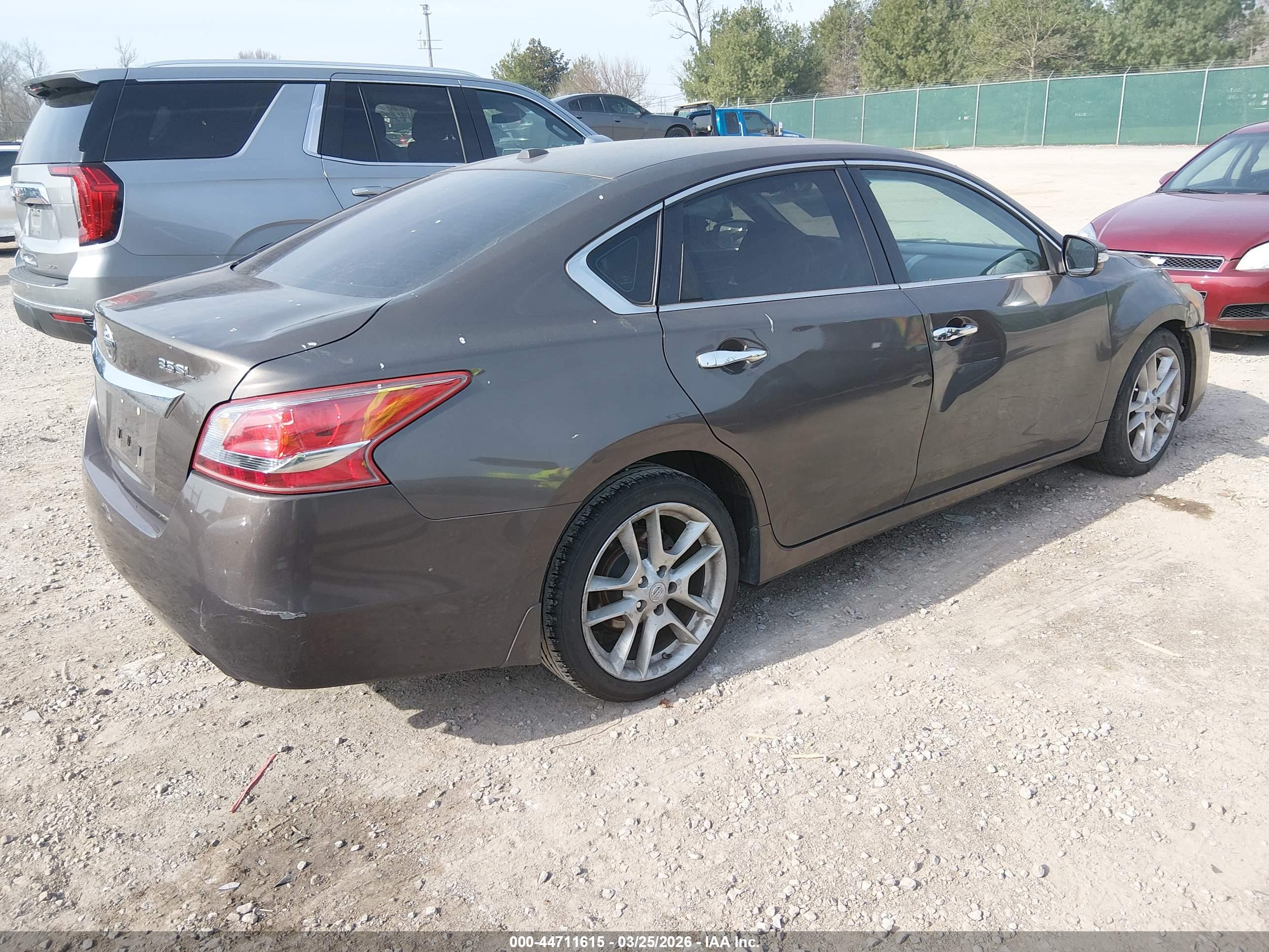NISSAN ALTIMA image 4