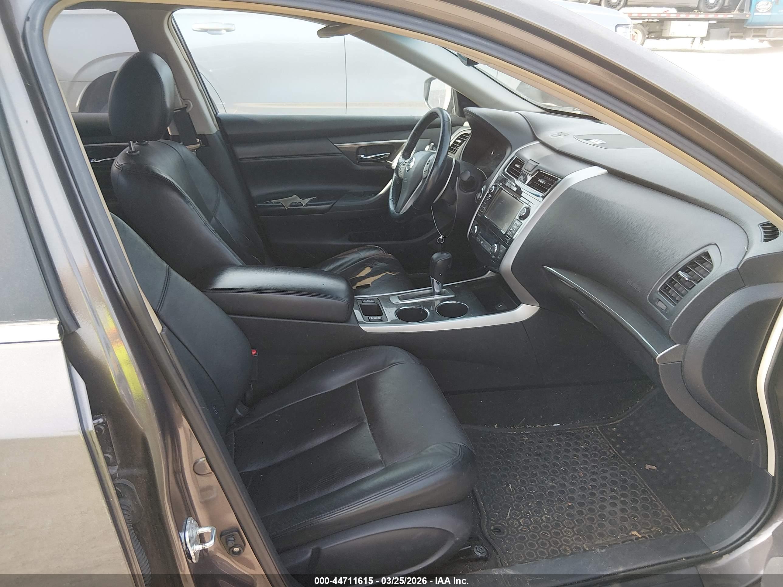 NISSAN ALTIMA image 5
