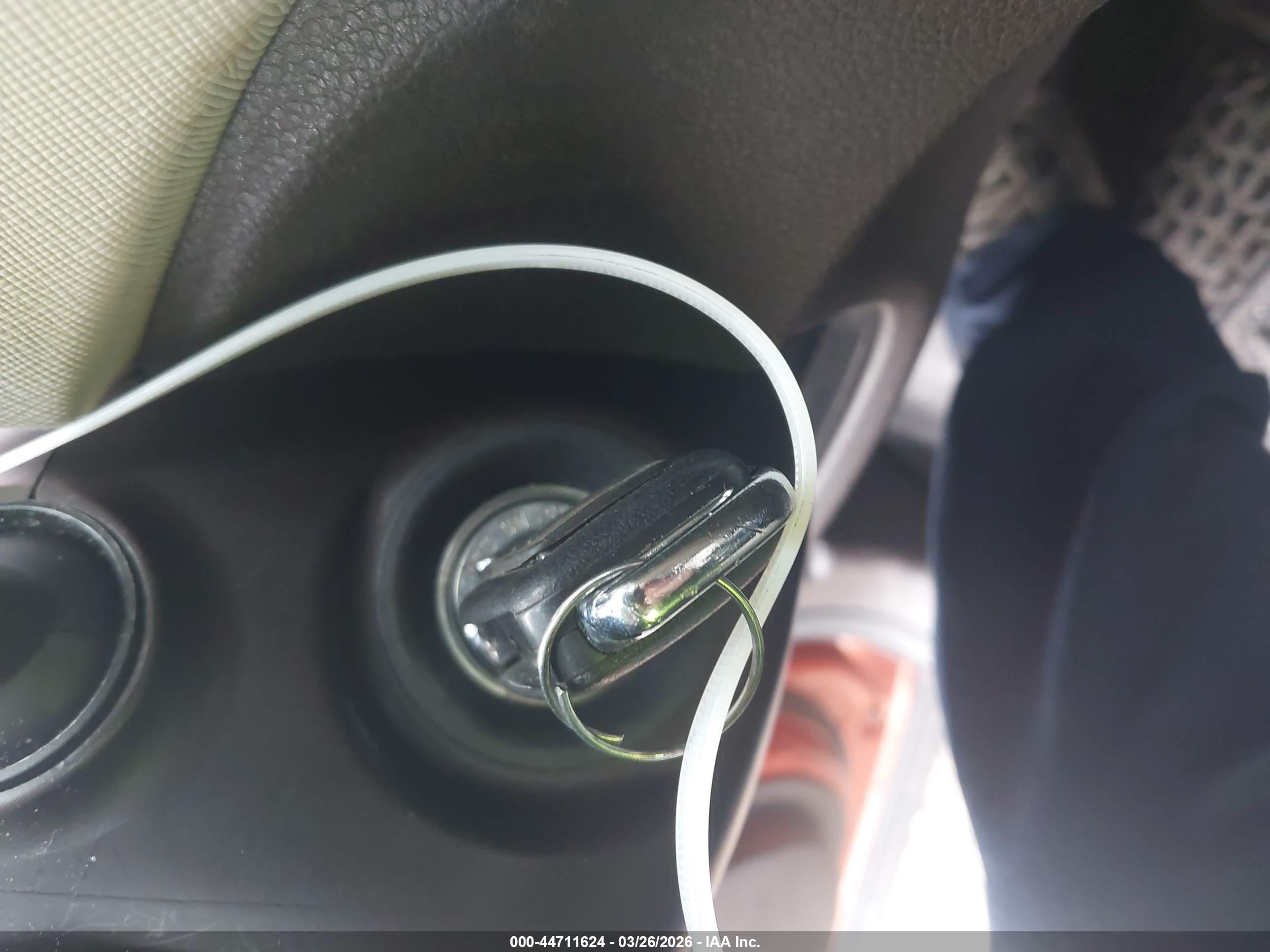 HYUNDAI SANTA image 11