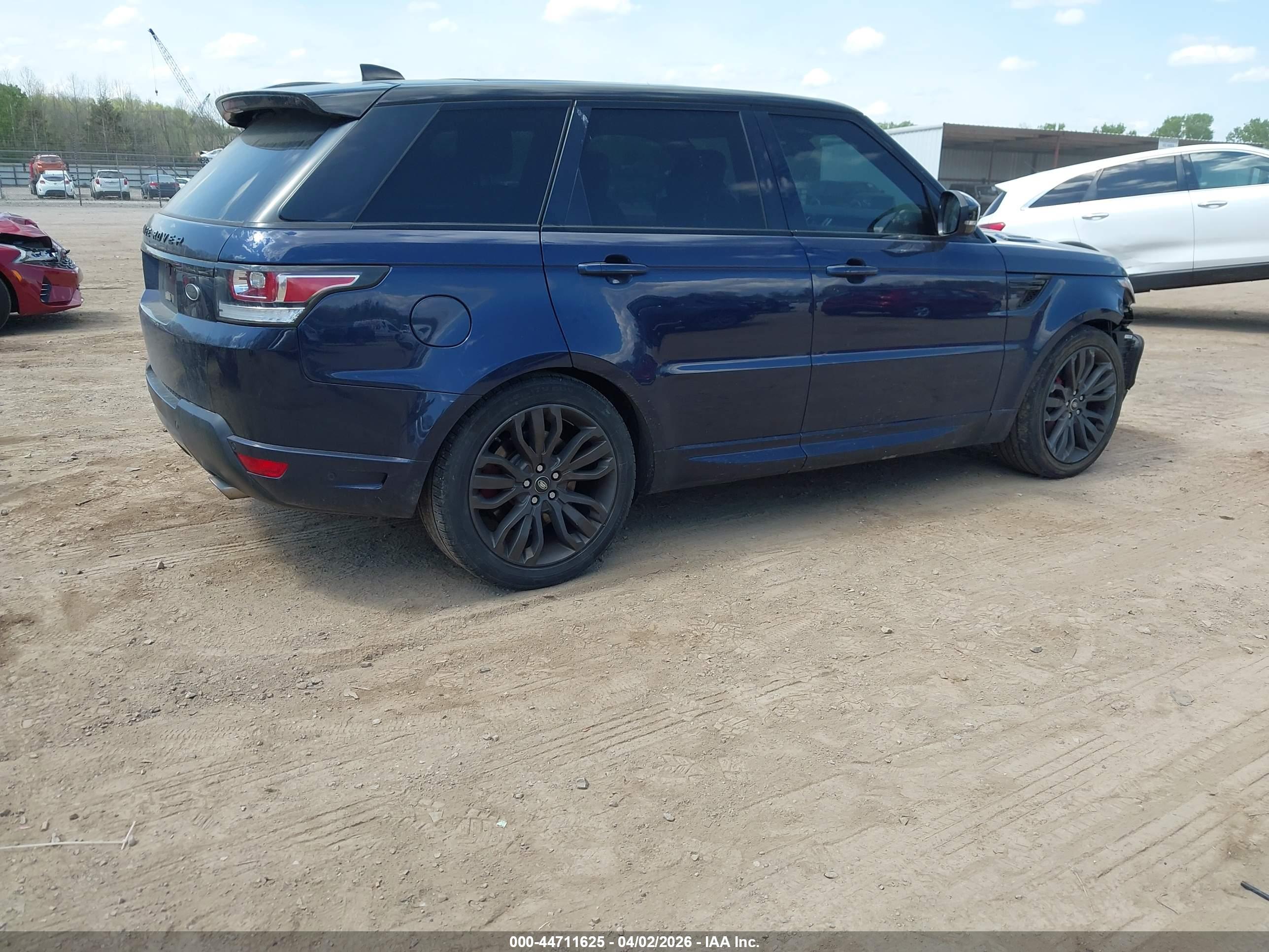 LAND ROVER image 4