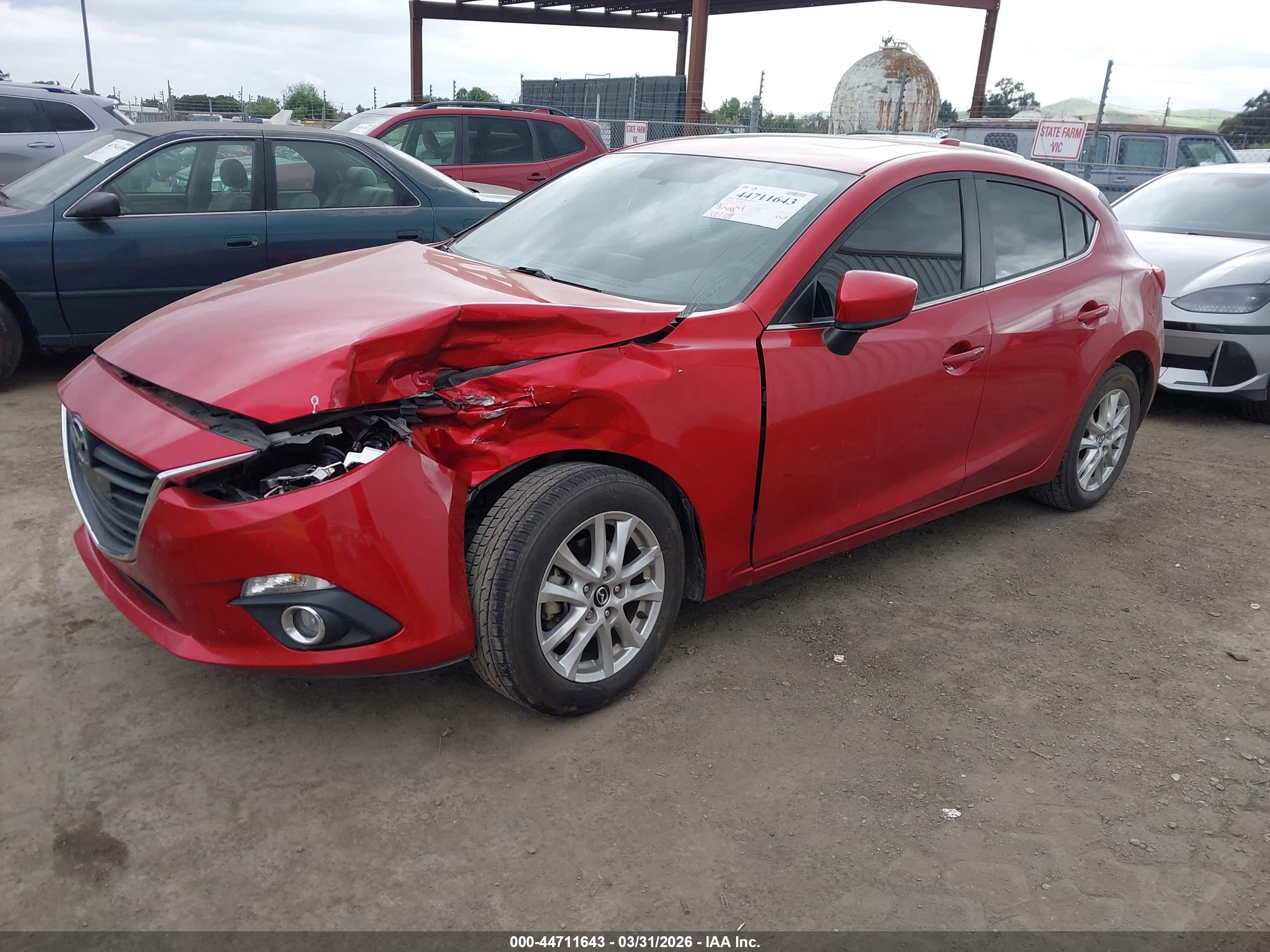 MAZDA MAZDA3 image 2