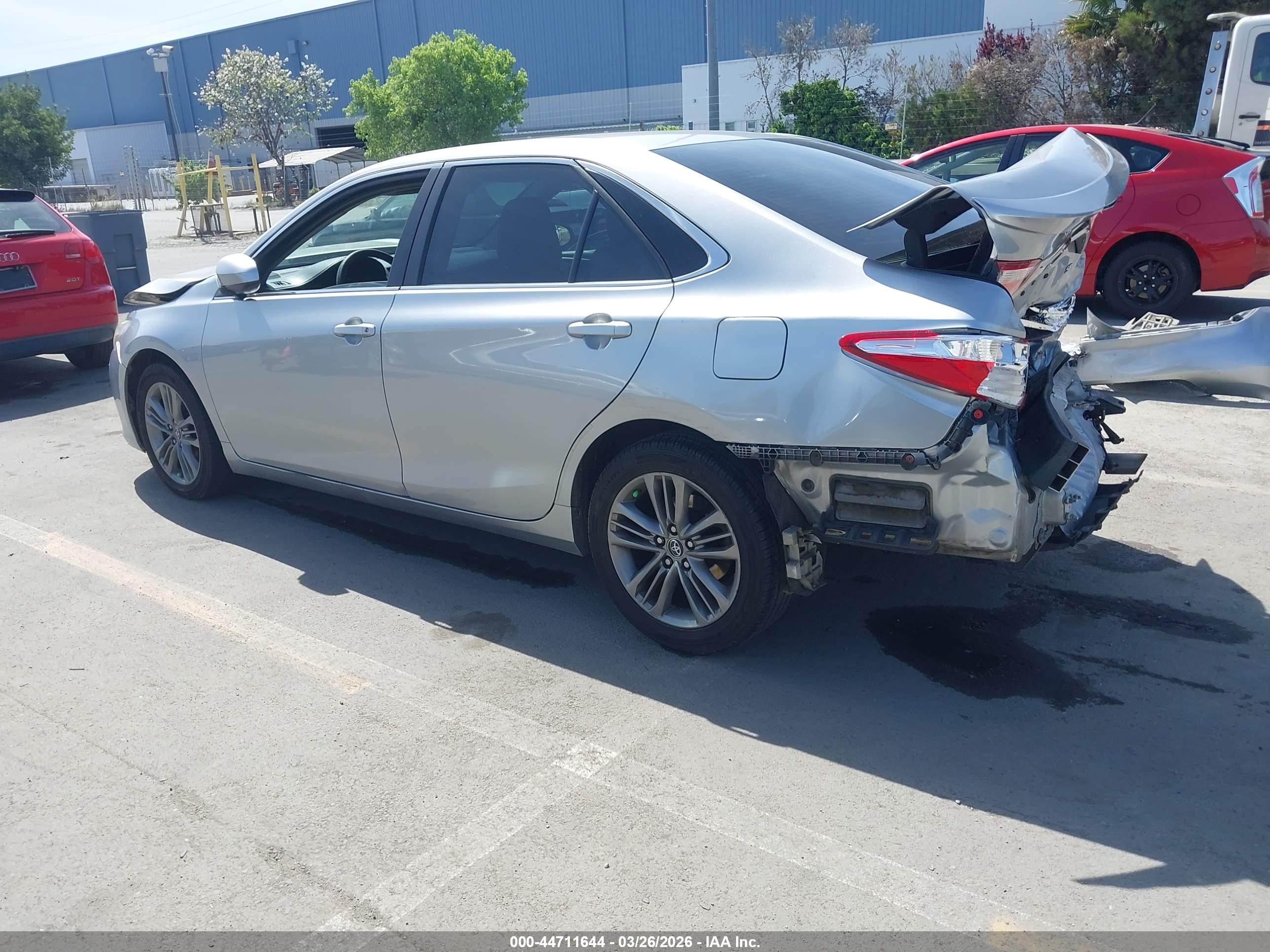 TOYOTA CAMRY image 3