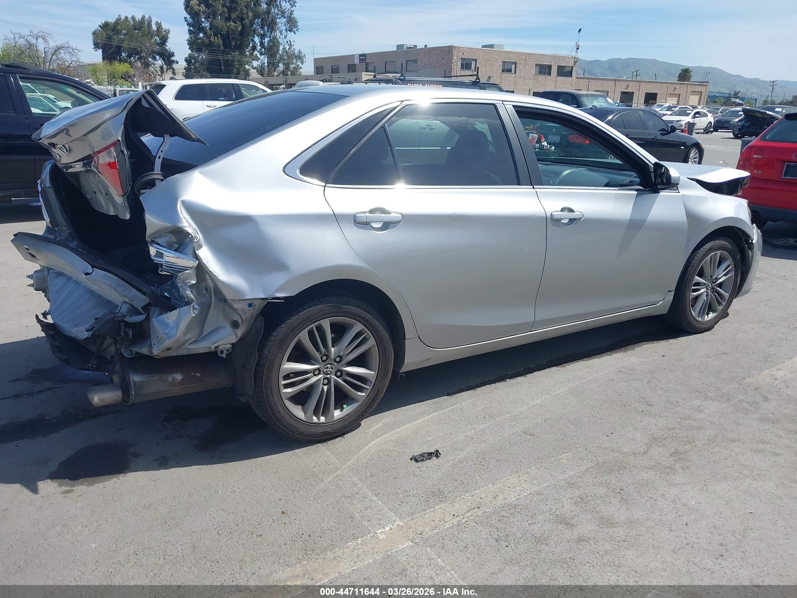 TOYOTA CAMRY image 4