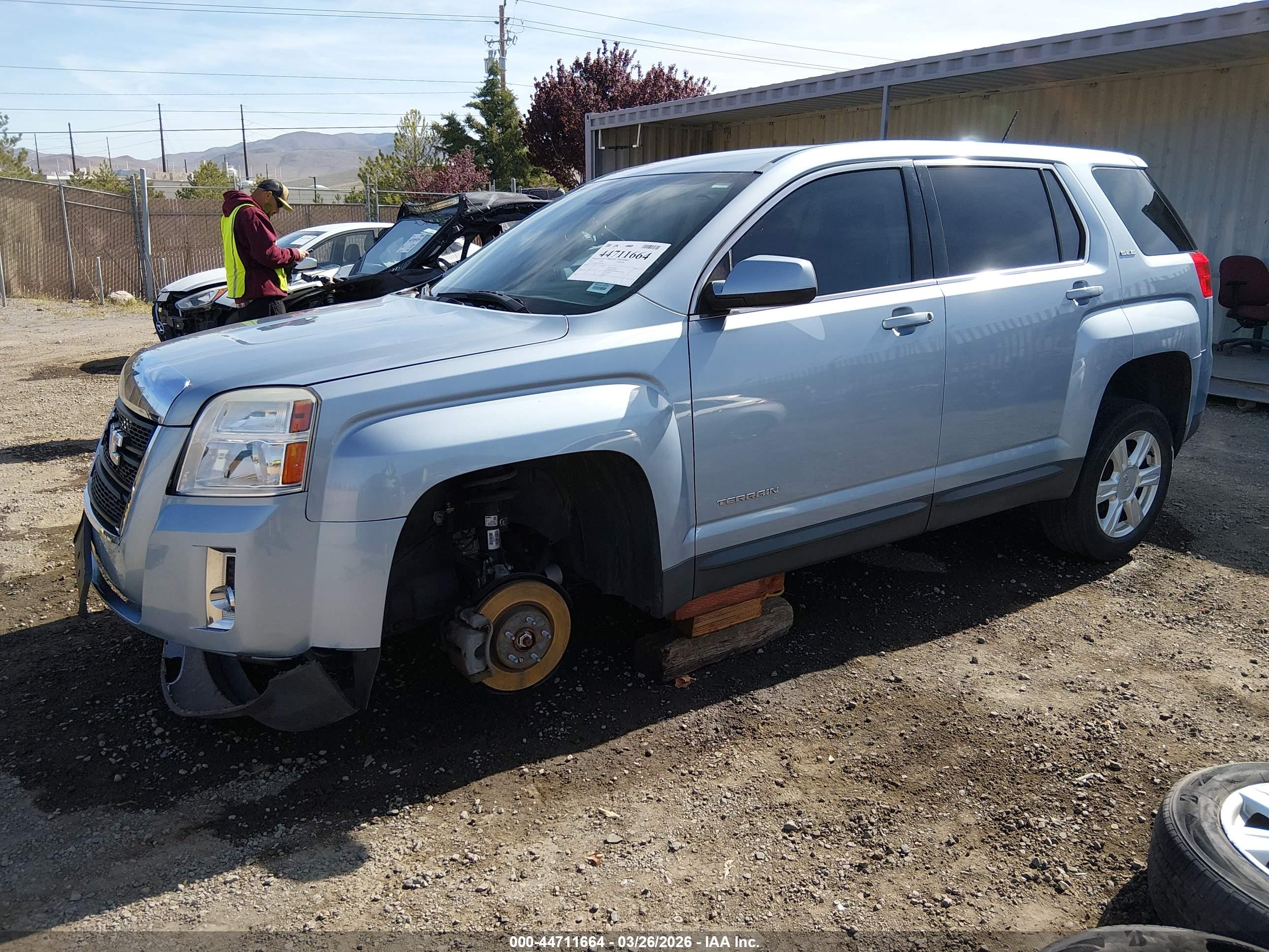 GMC TERRAIN image 2