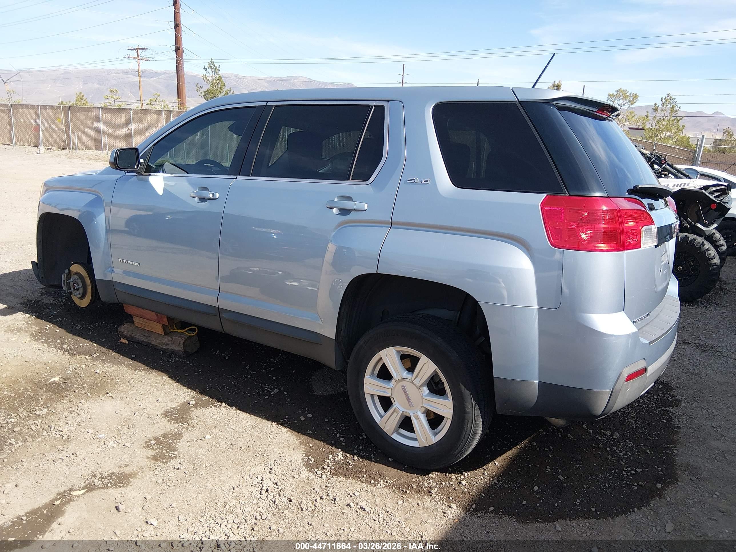 GMC TERRAIN image 3