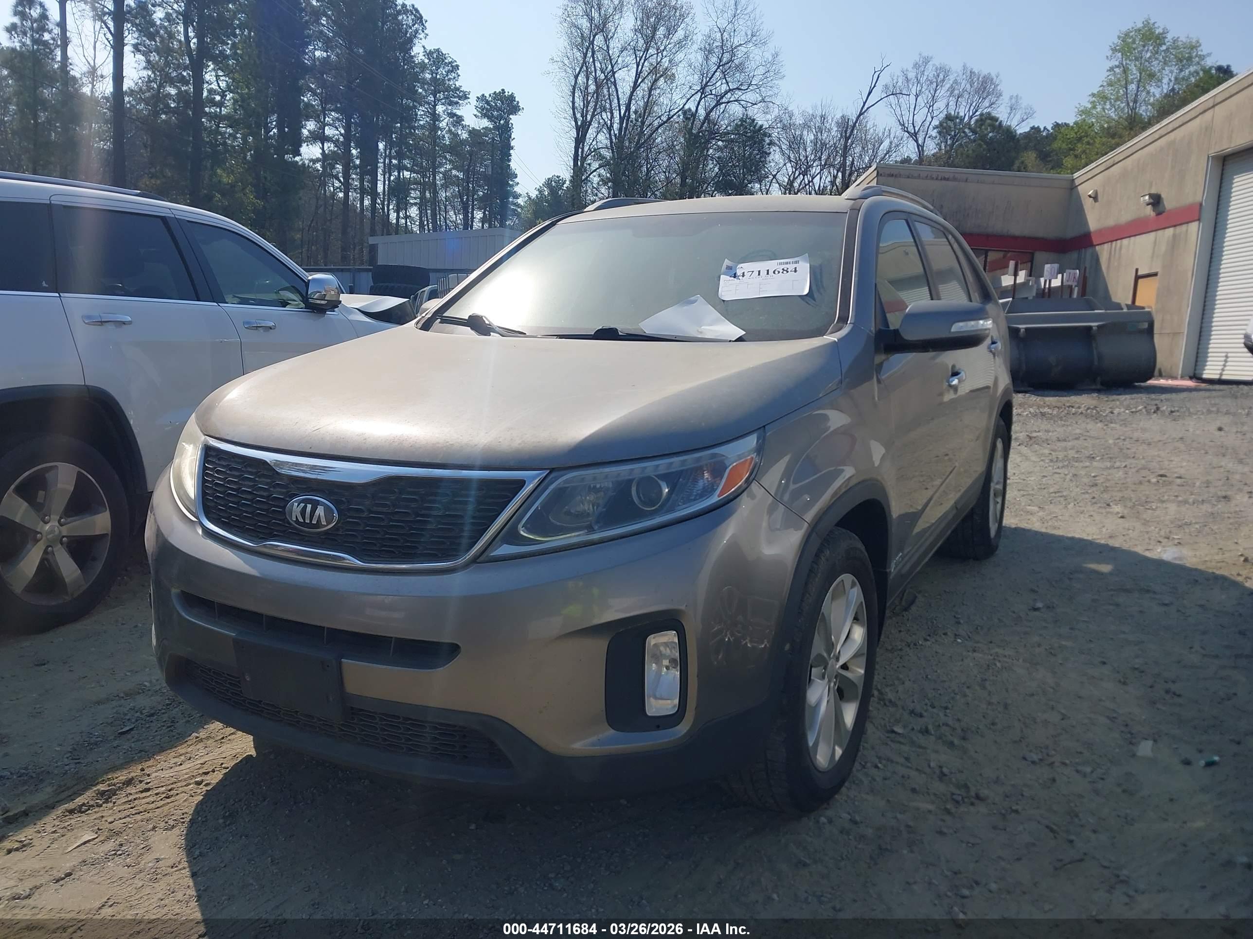 KIA SORENTO image 2