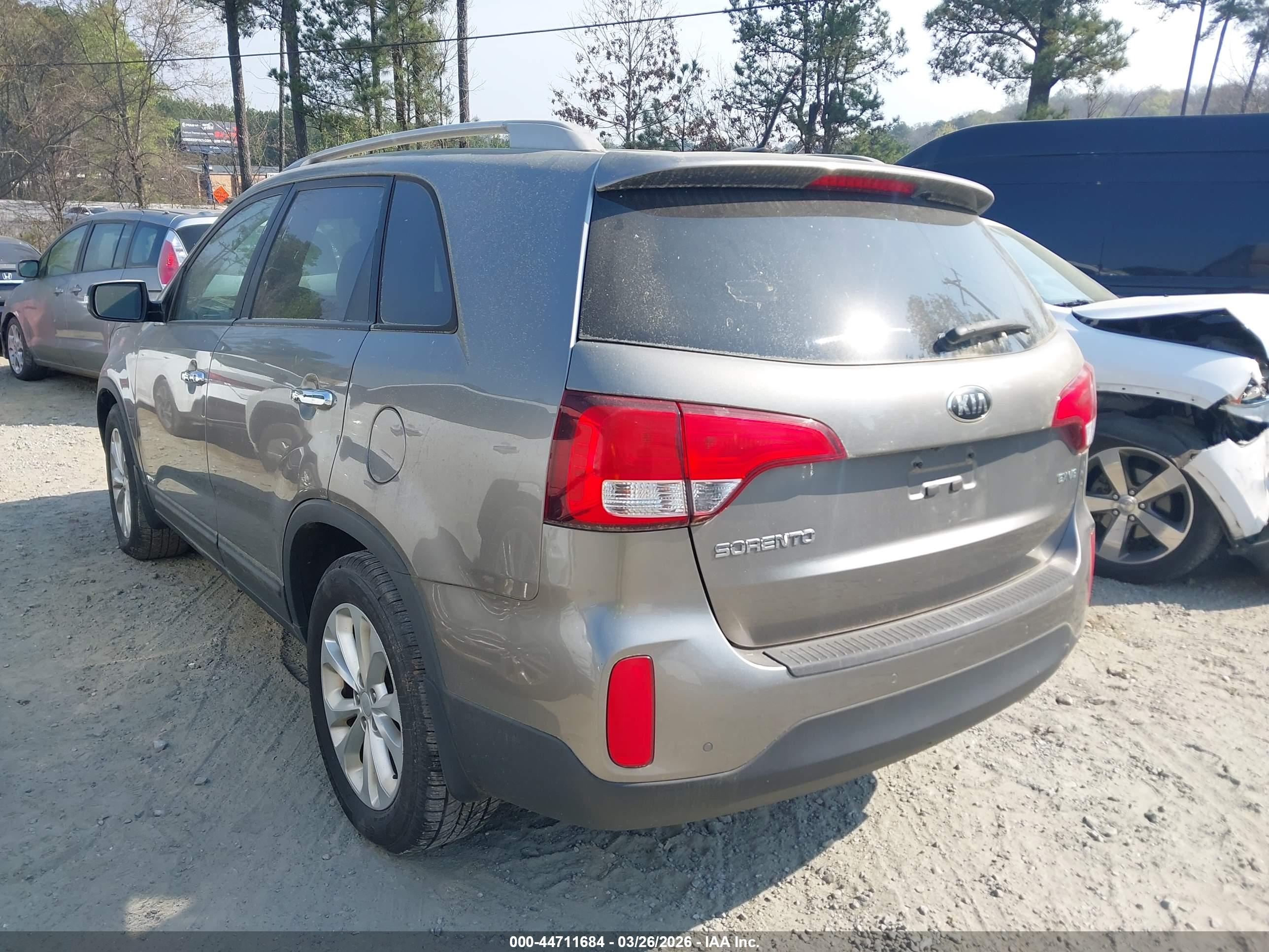 KIA SORENTO image 3