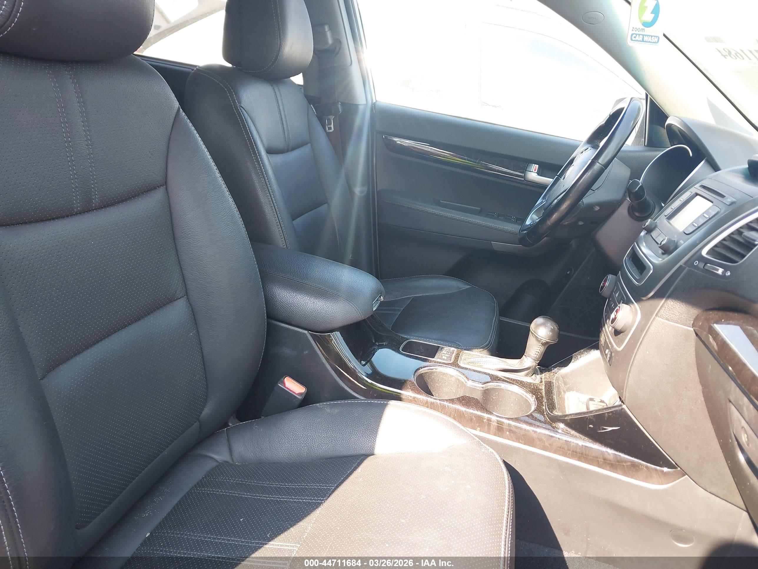 KIA SORENTO image 5