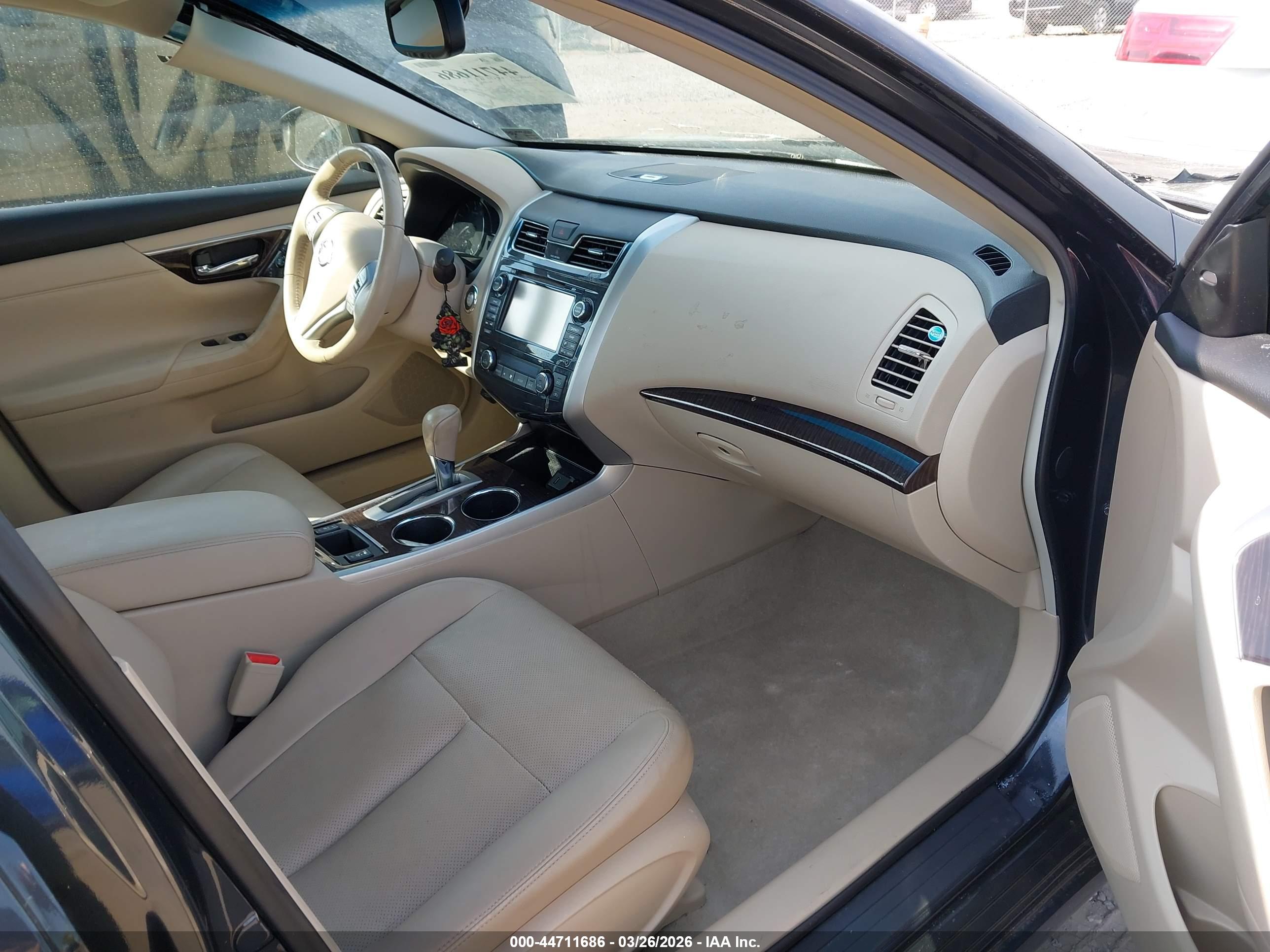 NISSAN ALTIMA image 5