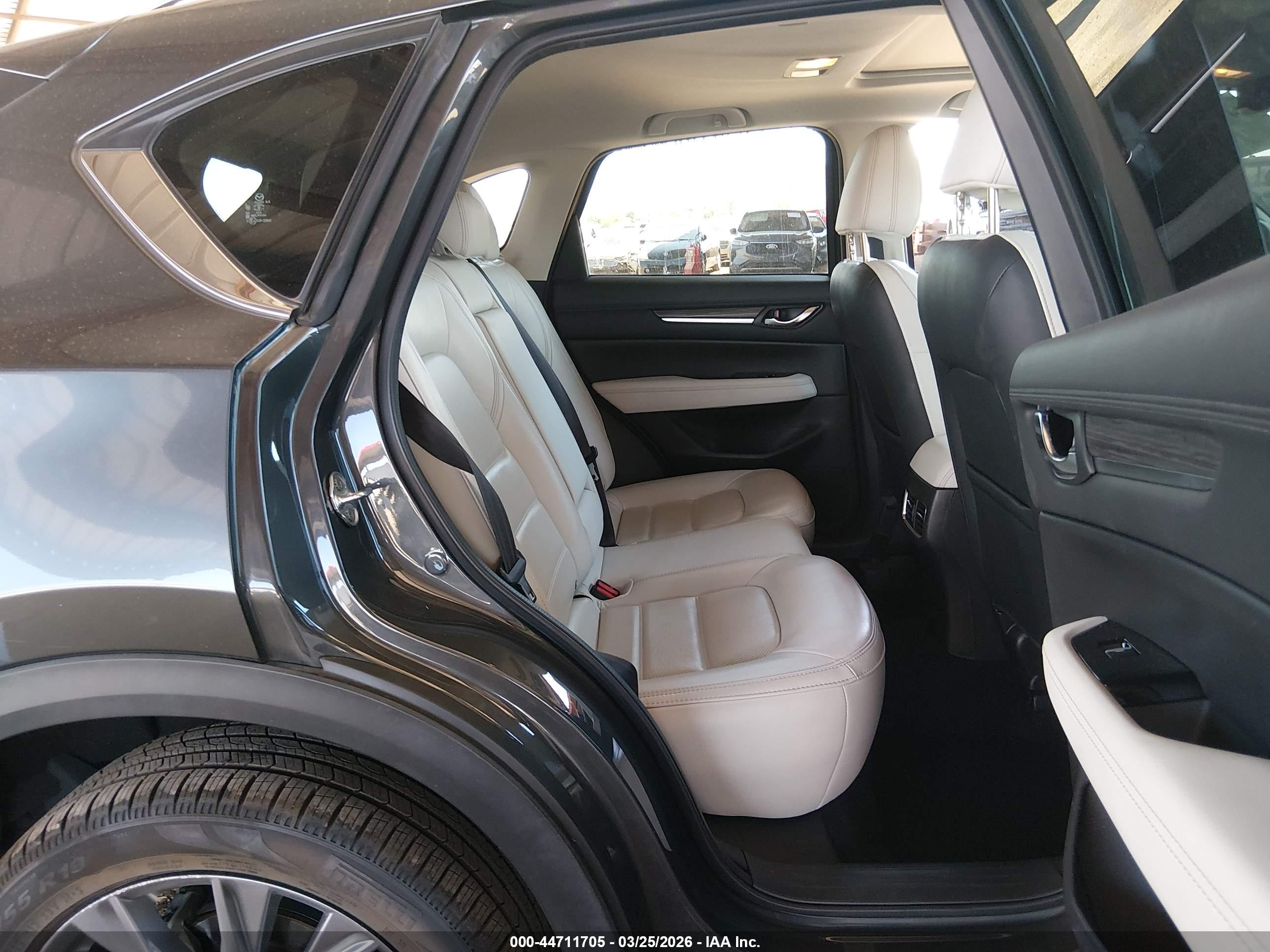 MAZDA CX-5 image 8