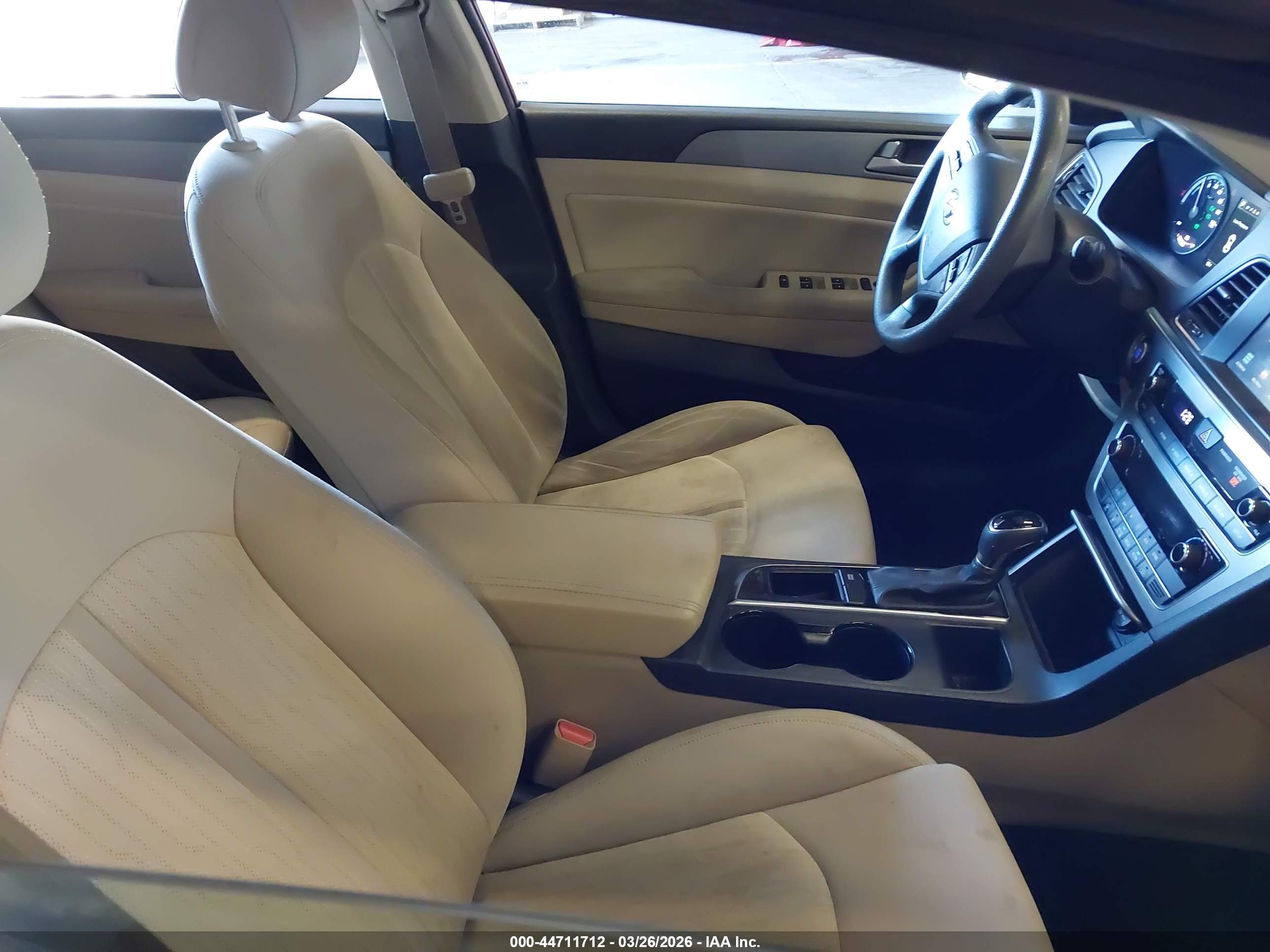 HYUNDAI SONATA image 5