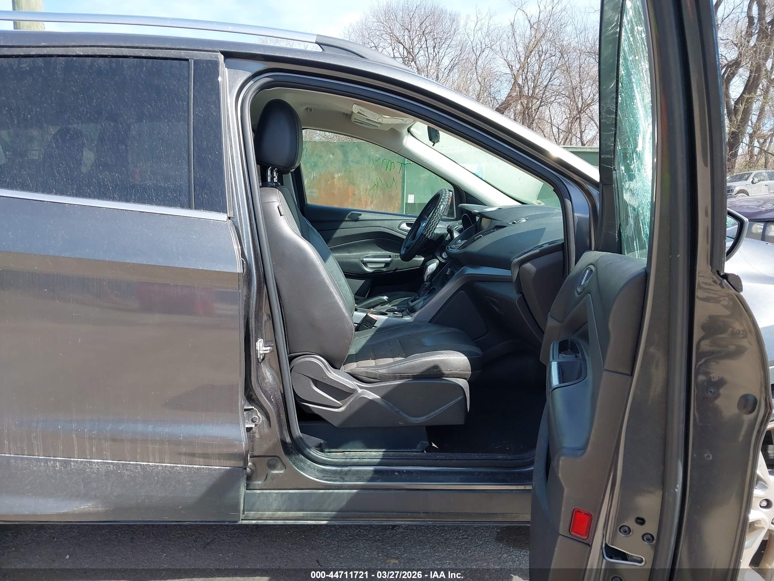 FORD ESCAPE image 5