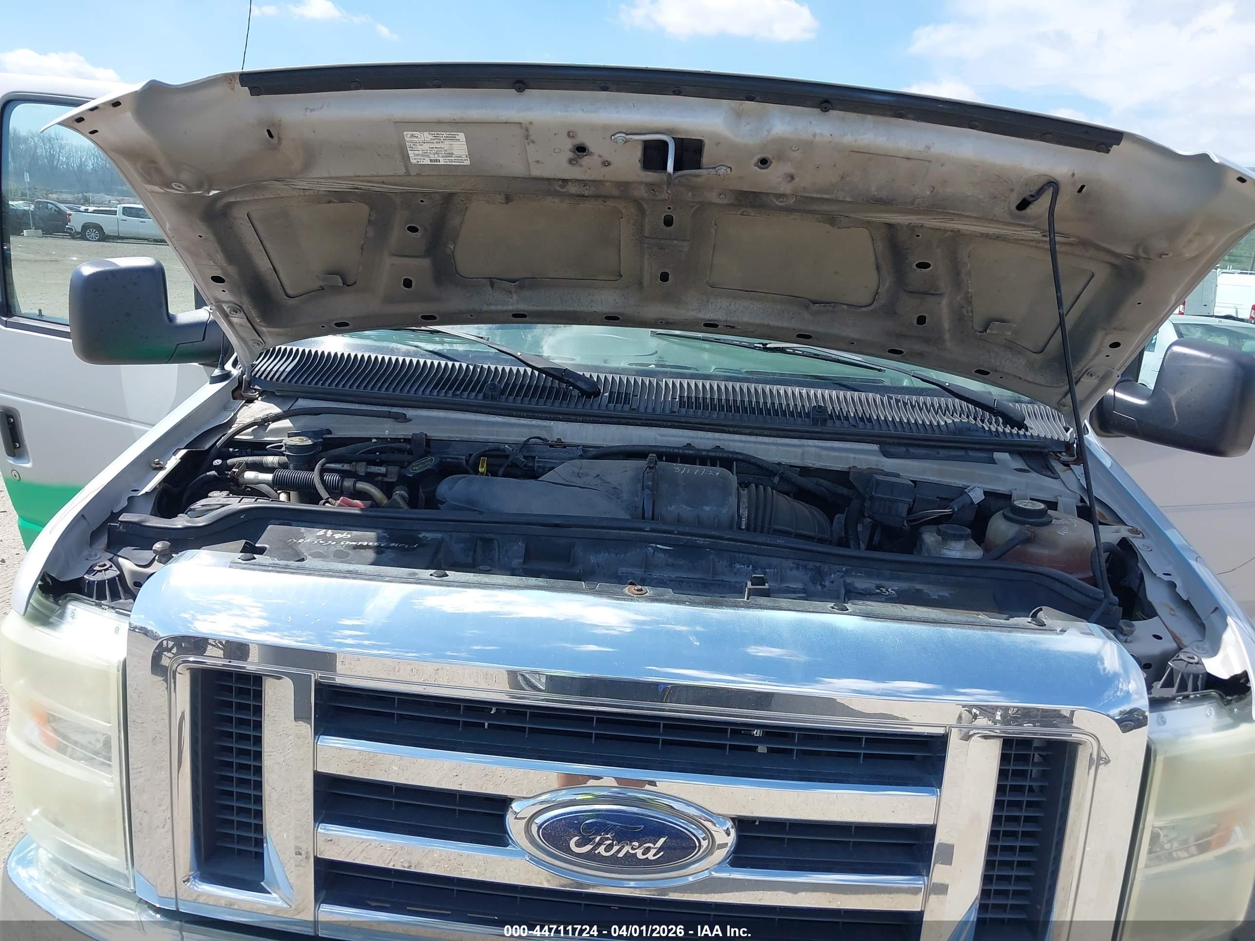 FORD E-350 image 10