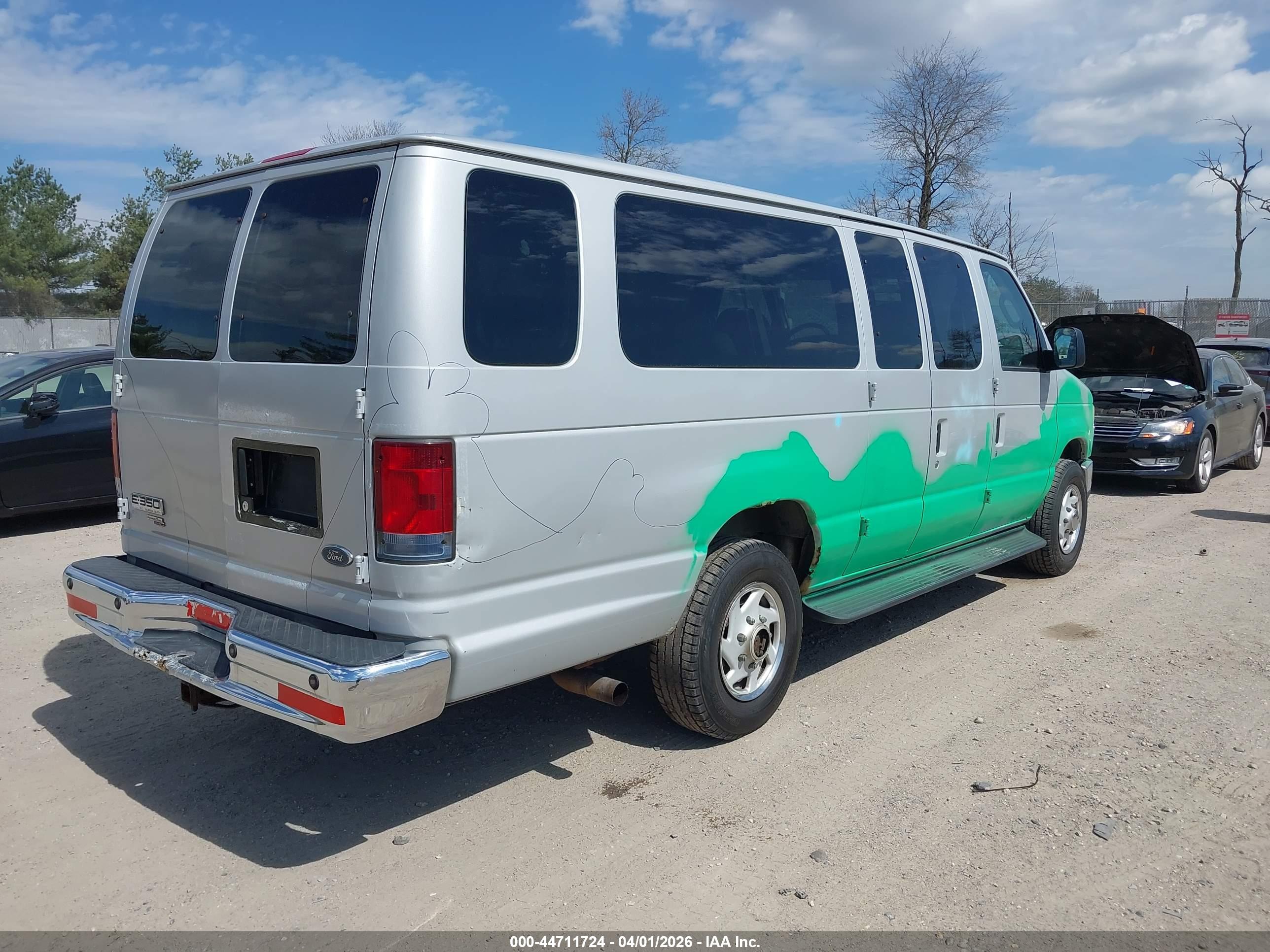 FORD E-350 image 4