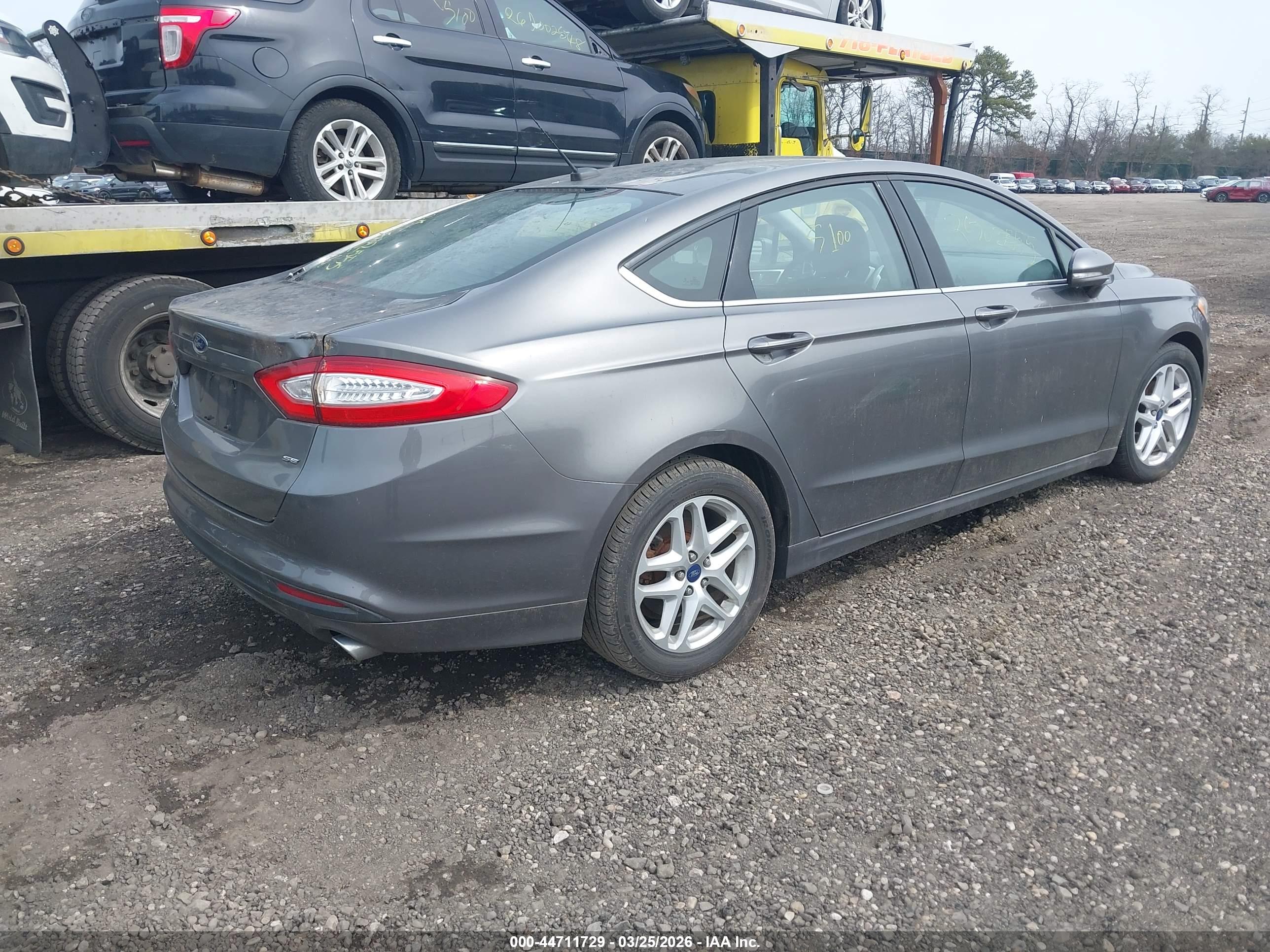 FORD FUSION image 4