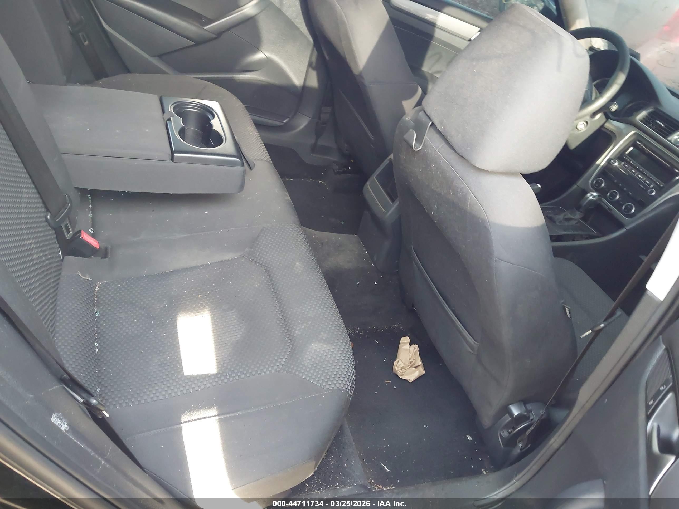 VOLKSWAGEN PASSAT image 8