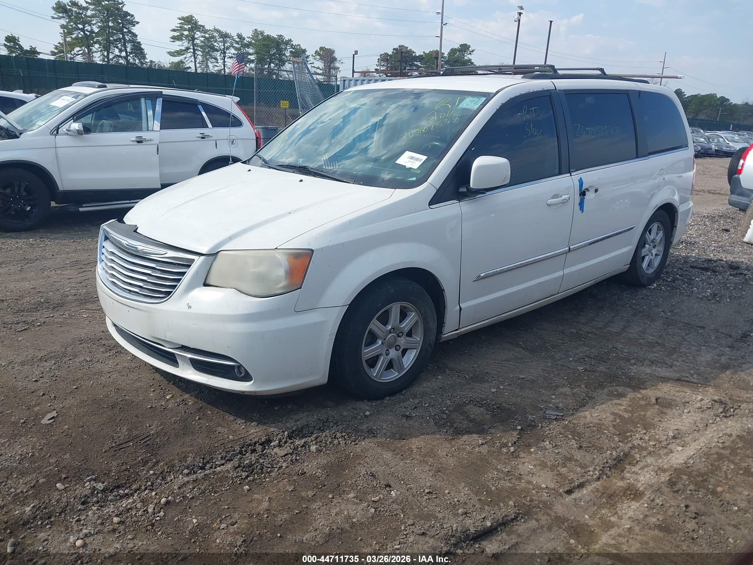 CHRYSLER TOWN image 2
