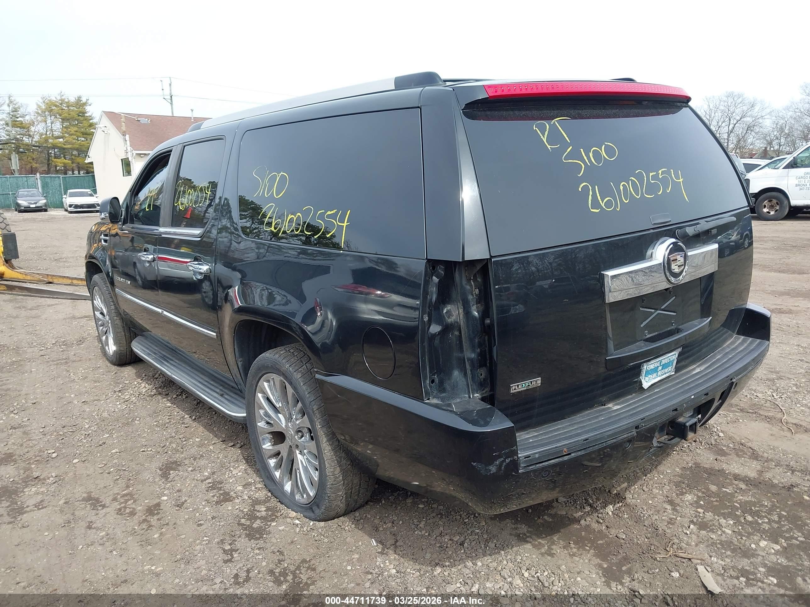 CADILLAC ESCALADE image 3