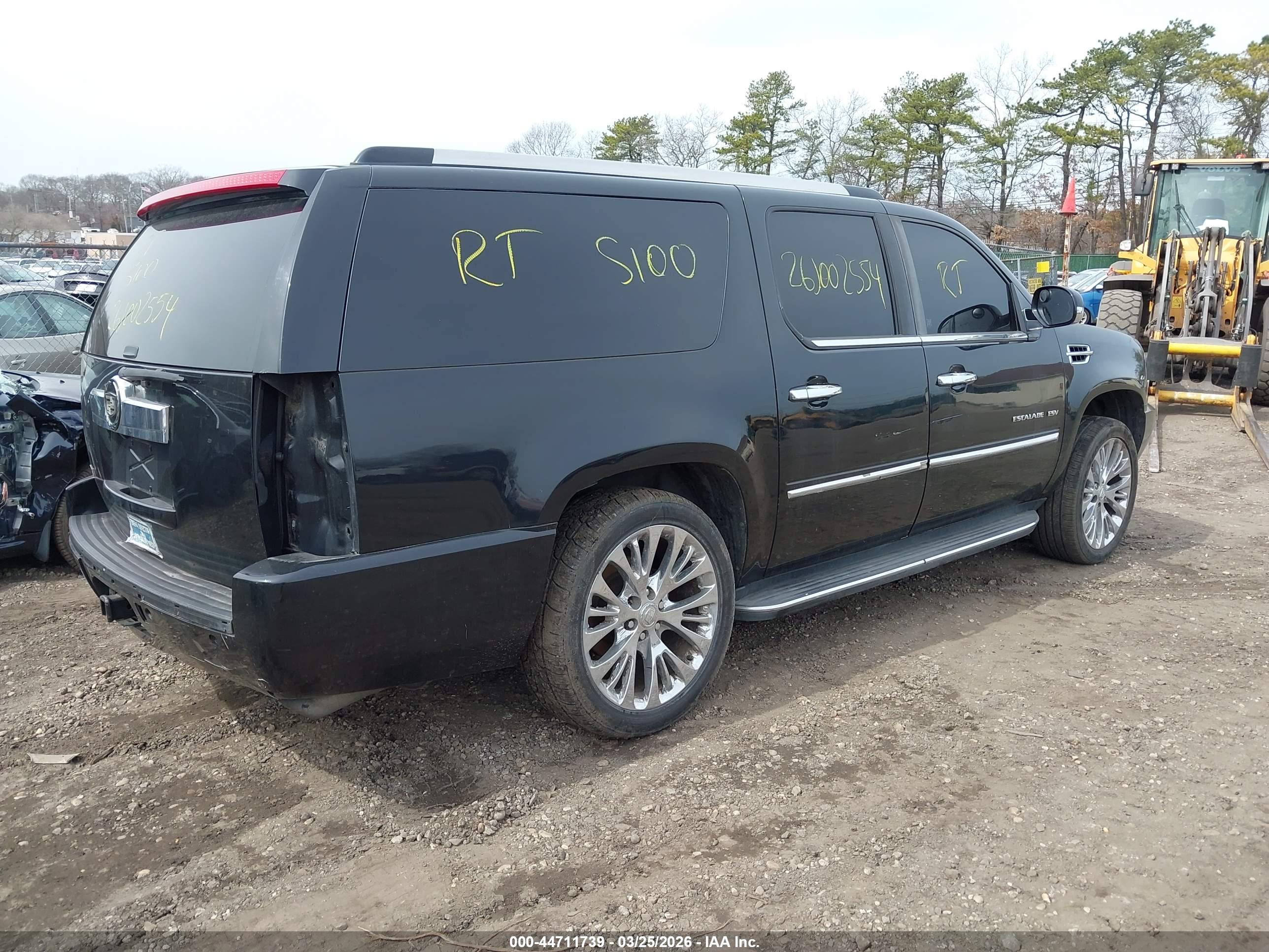 CADILLAC ESCALADE image 4