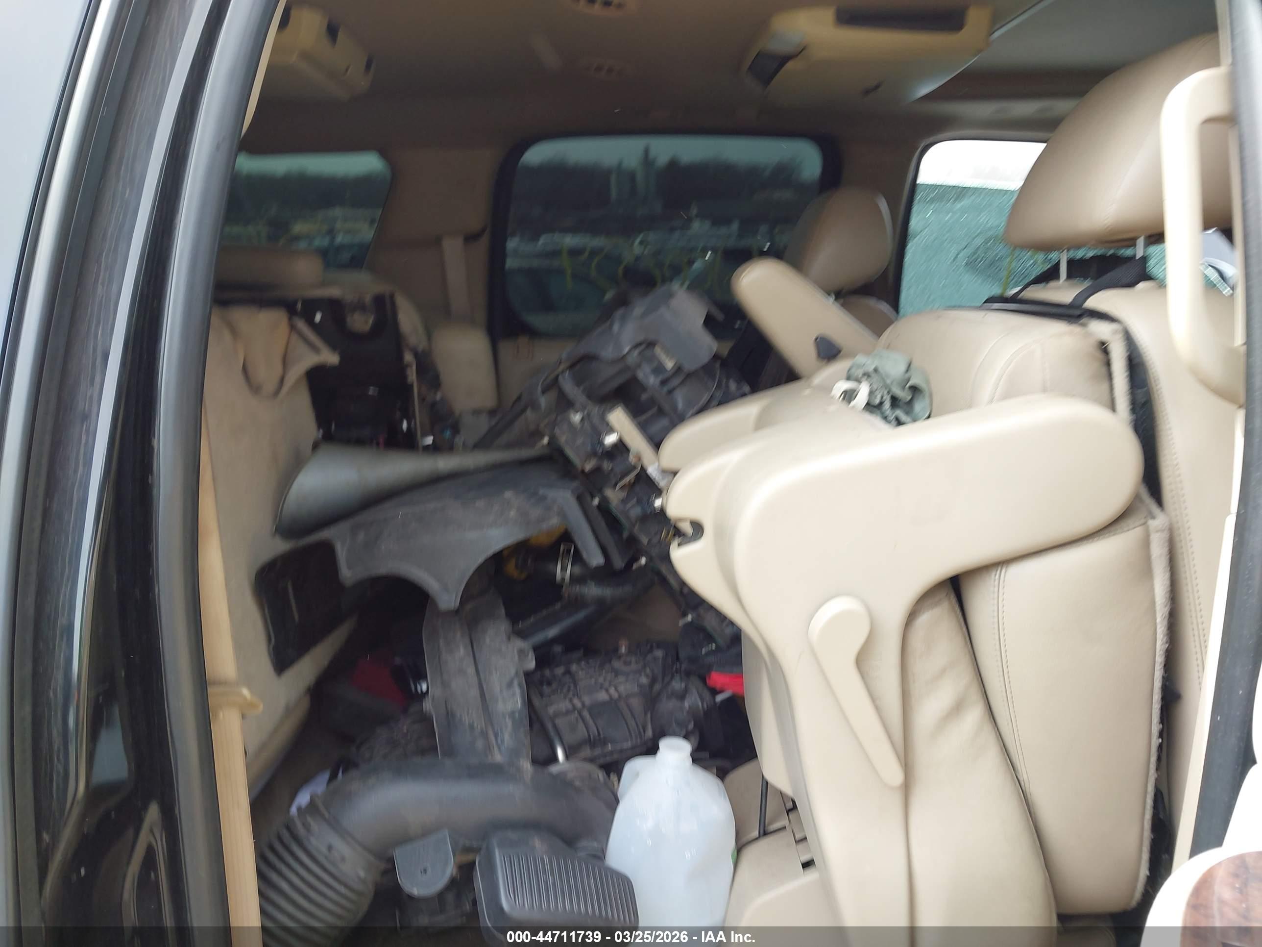 CADILLAC ESCALADE image 8