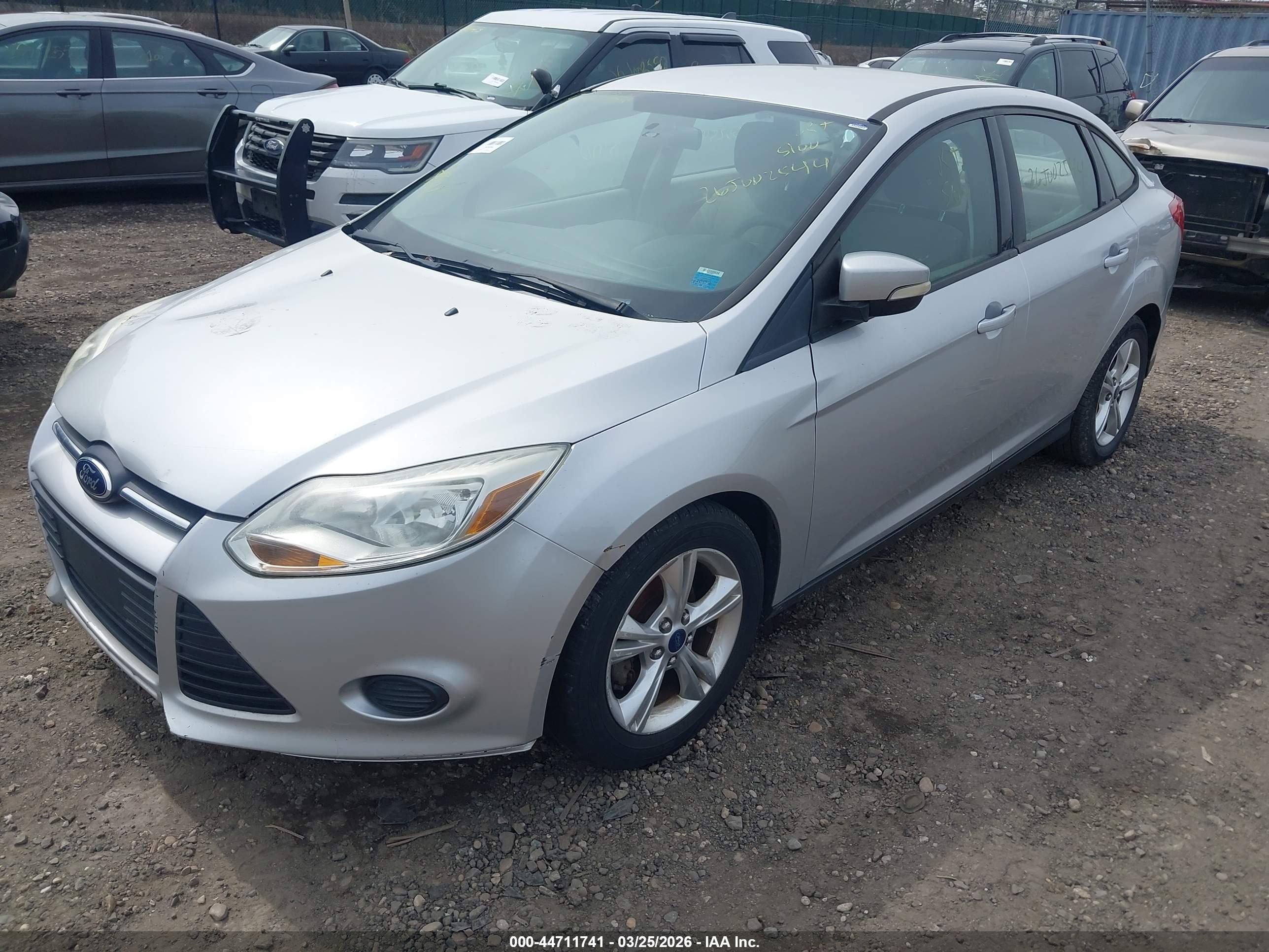 FORD FOCUS image 2