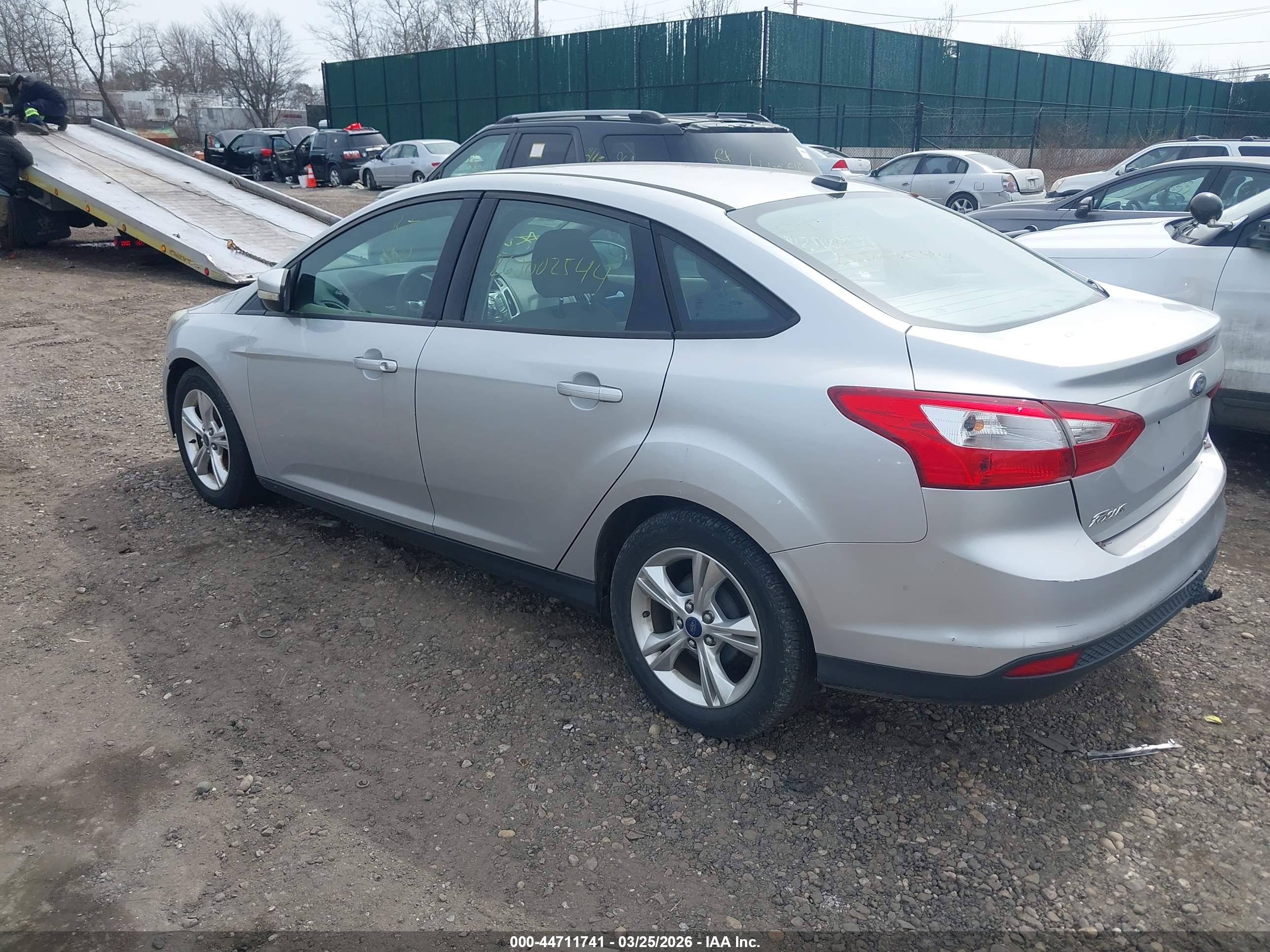 FORD FOCUS image 3