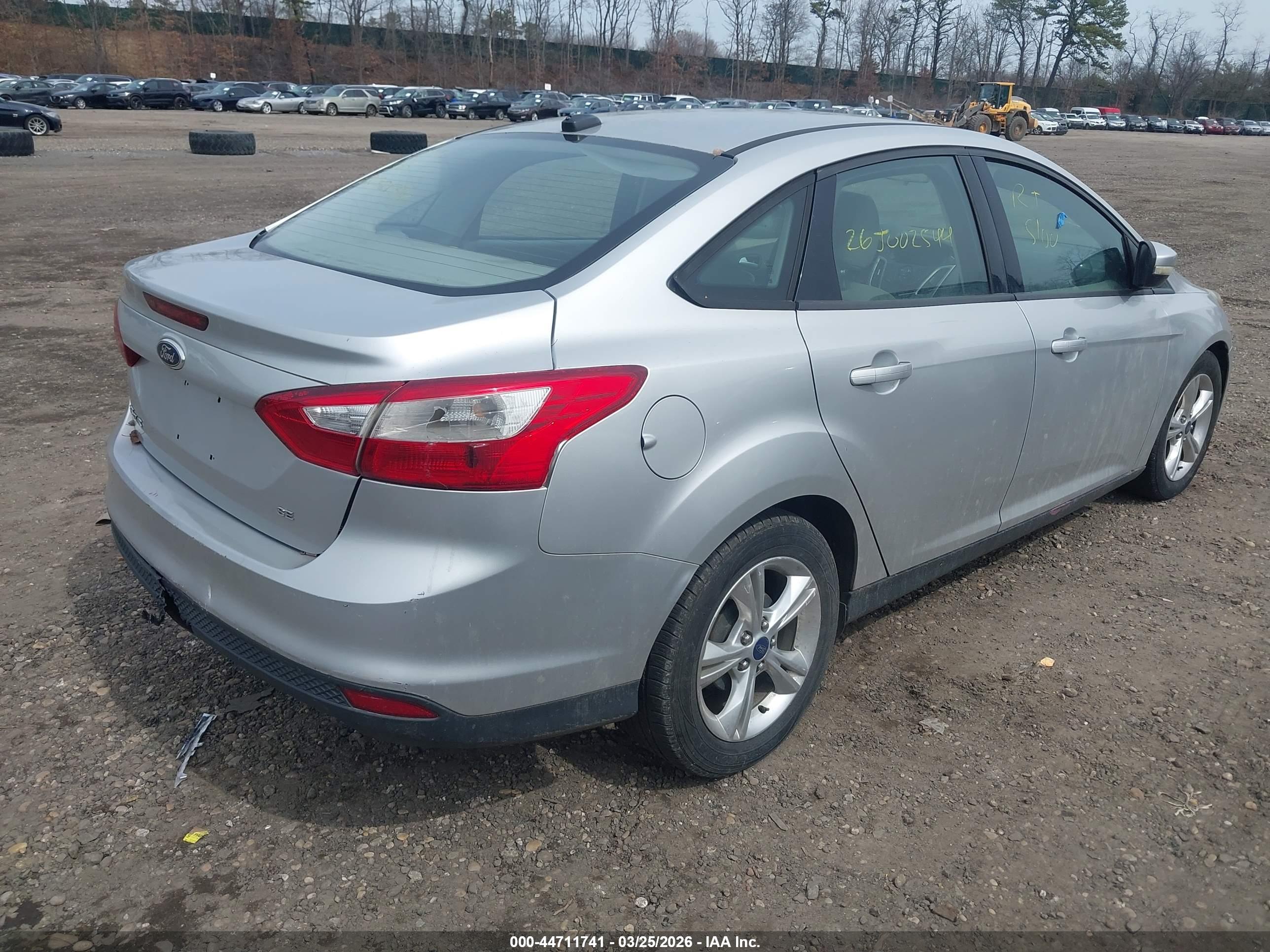 FORD FOCUS image 4