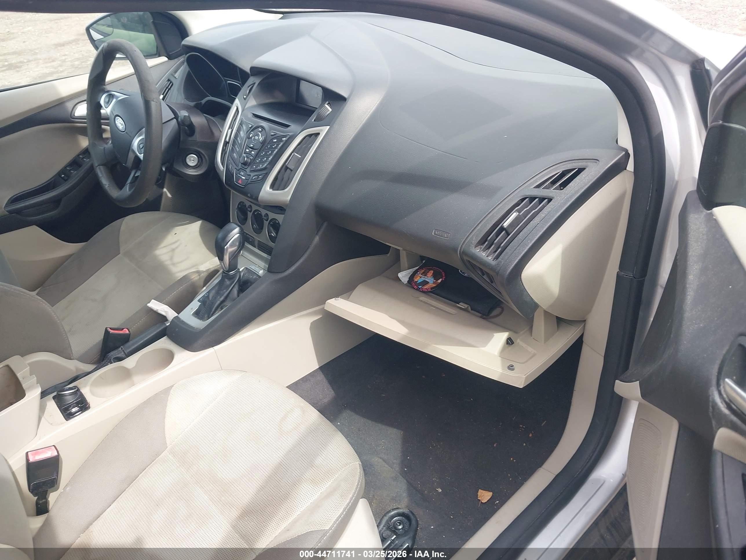 FORD FOCUS image 5