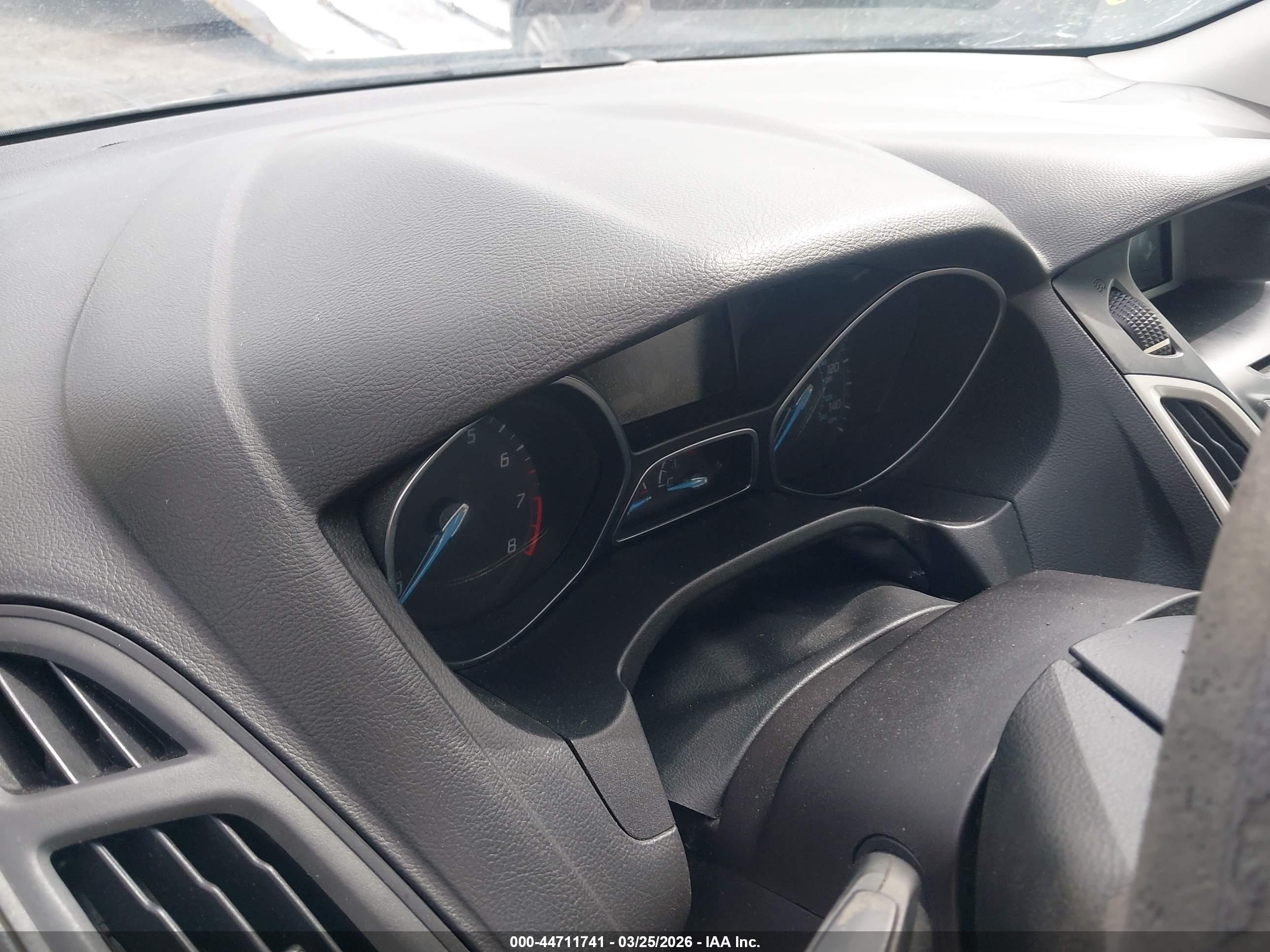 FORD FOCUS image 7