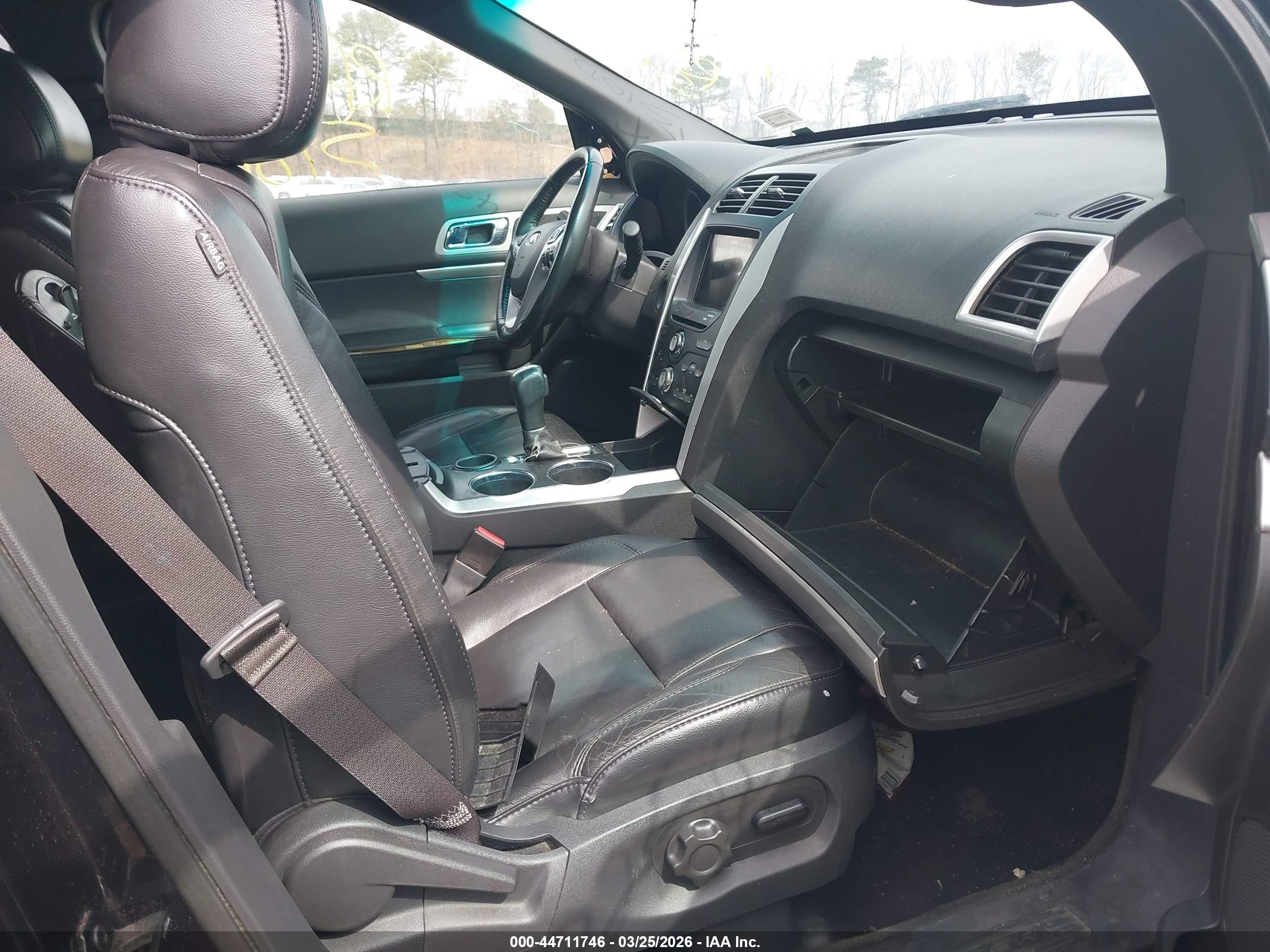FORD EXPLORER image 5
