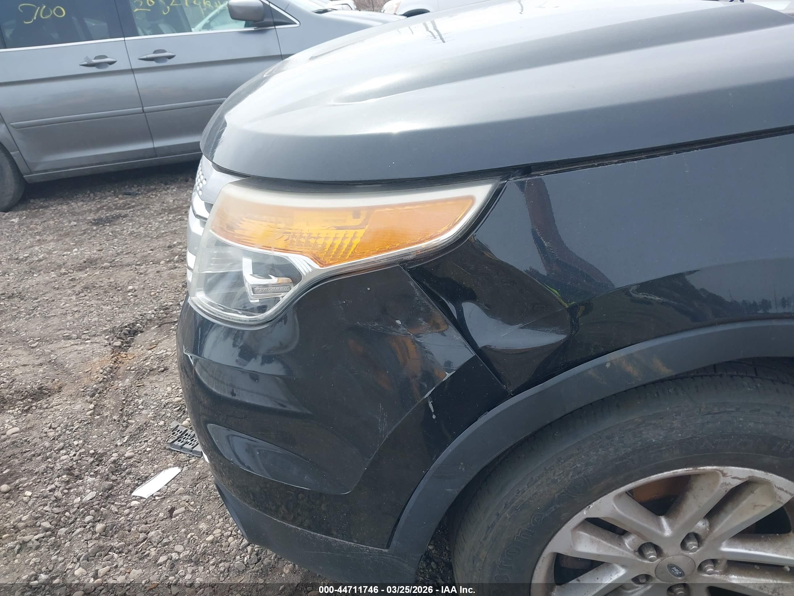 FORD EXPLORER image 6