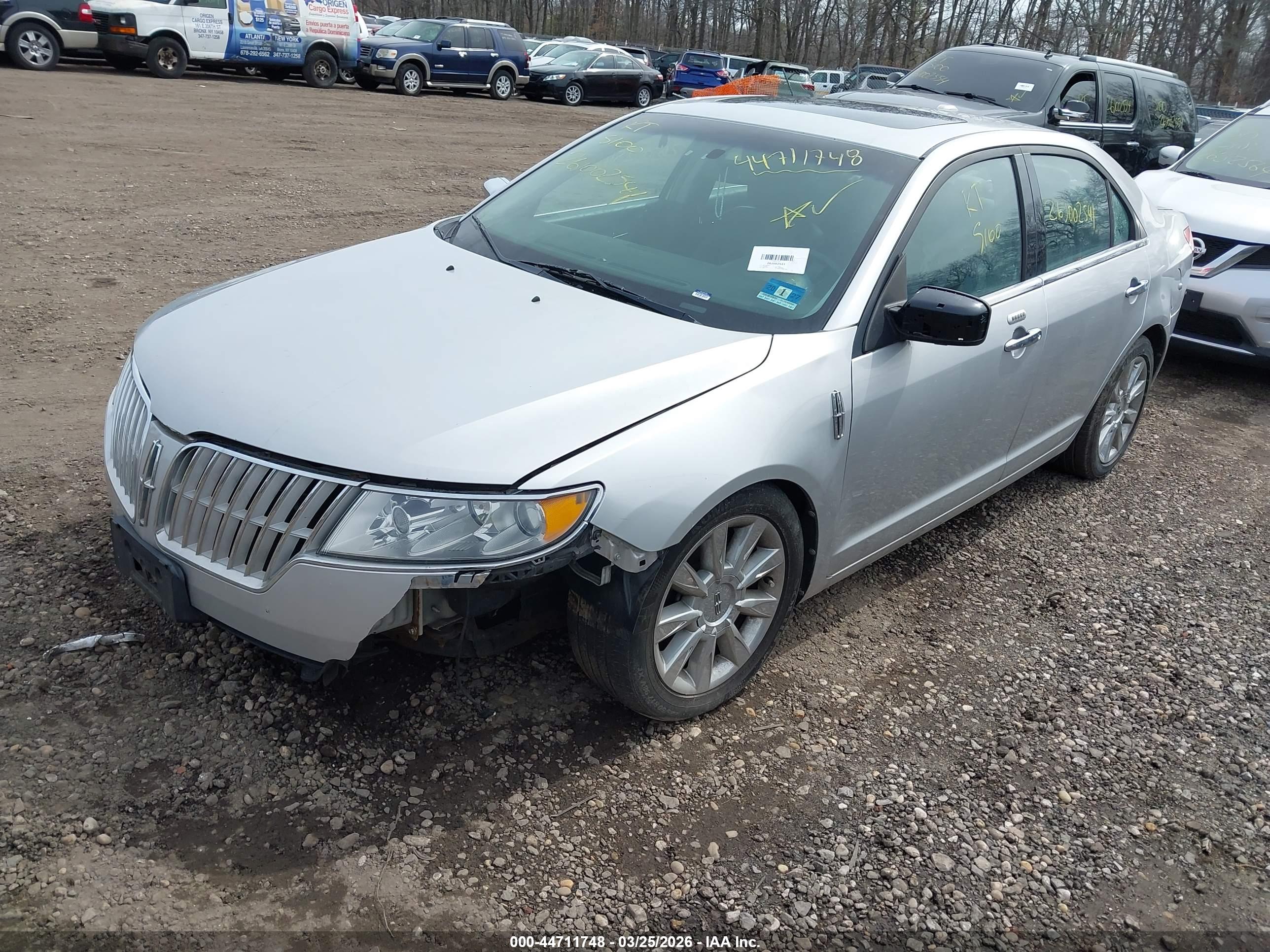 LINCOLN MKZ image 2