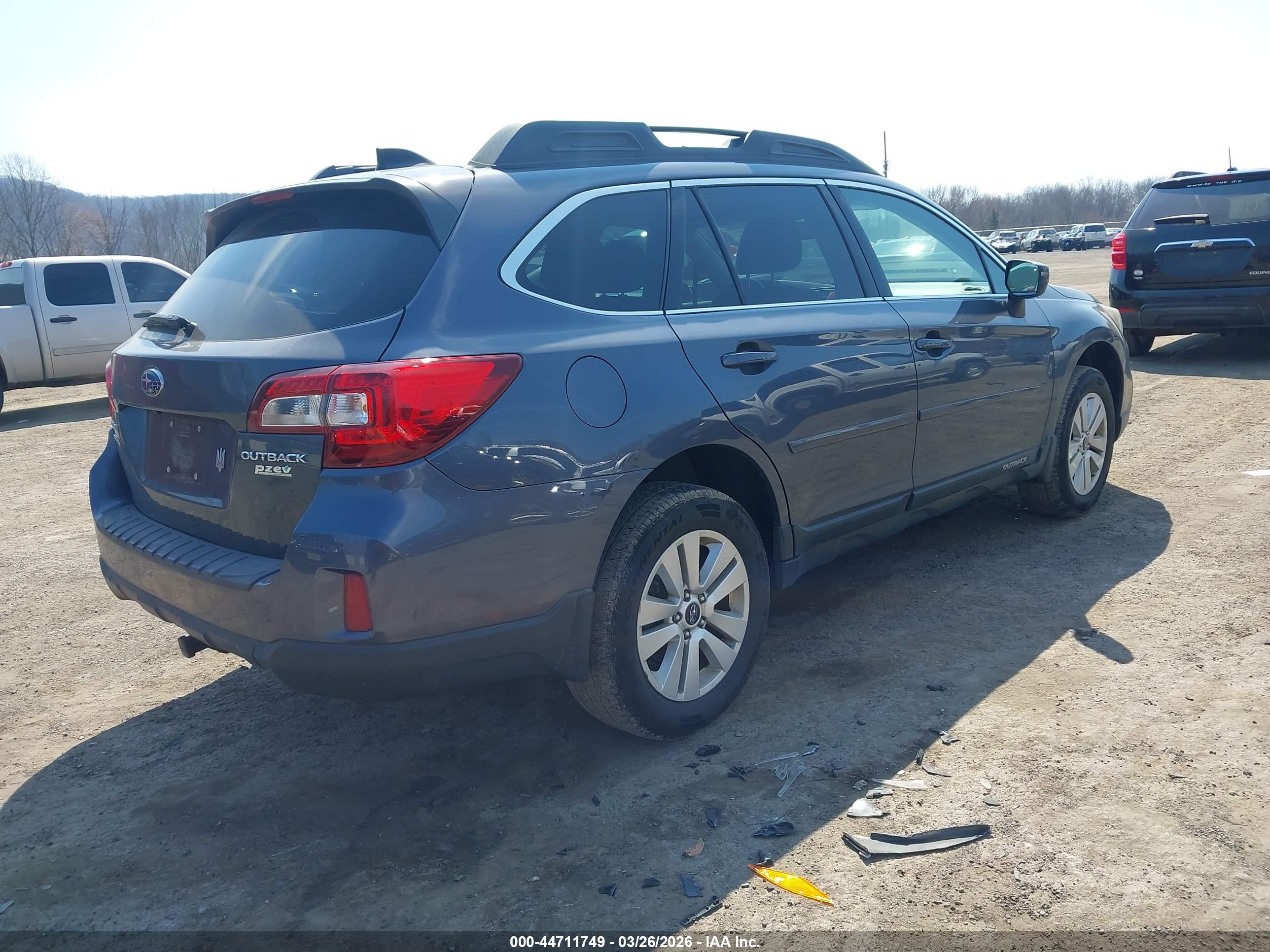 SUBARU OUTBACK image 4